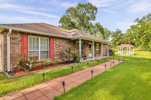Homes For Sale - 163 E Inda Road<br/> Perkinston, MS 39573
