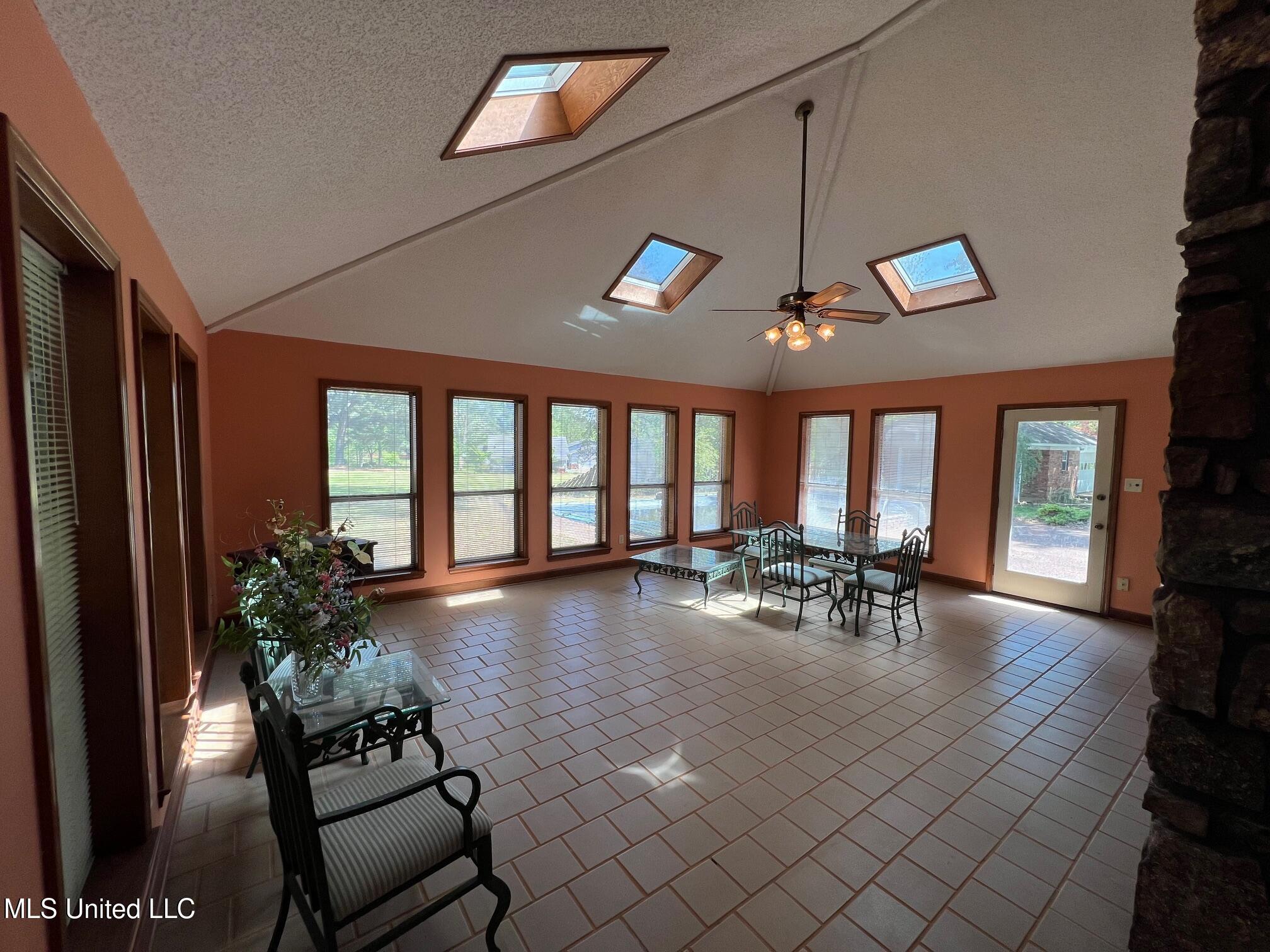 8080 Tchulahoma Road, Southaven, Mississippi image 13