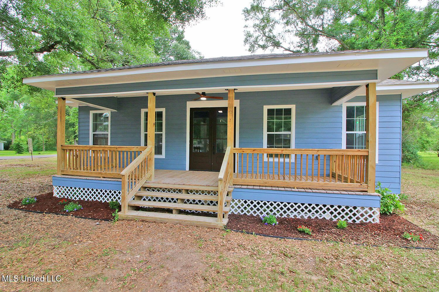 305 First Avenue, New Augusta, Mississippi image 1