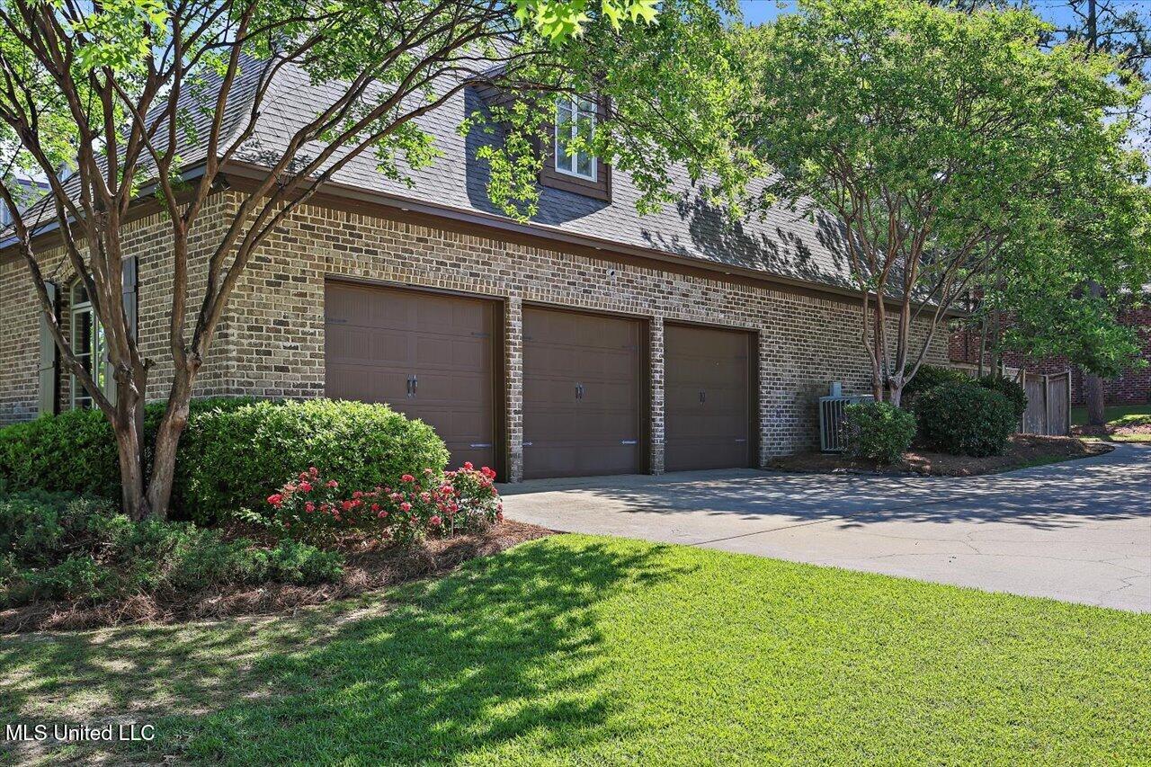 106 Glenwood Bend, Madison, Mississippi image 5