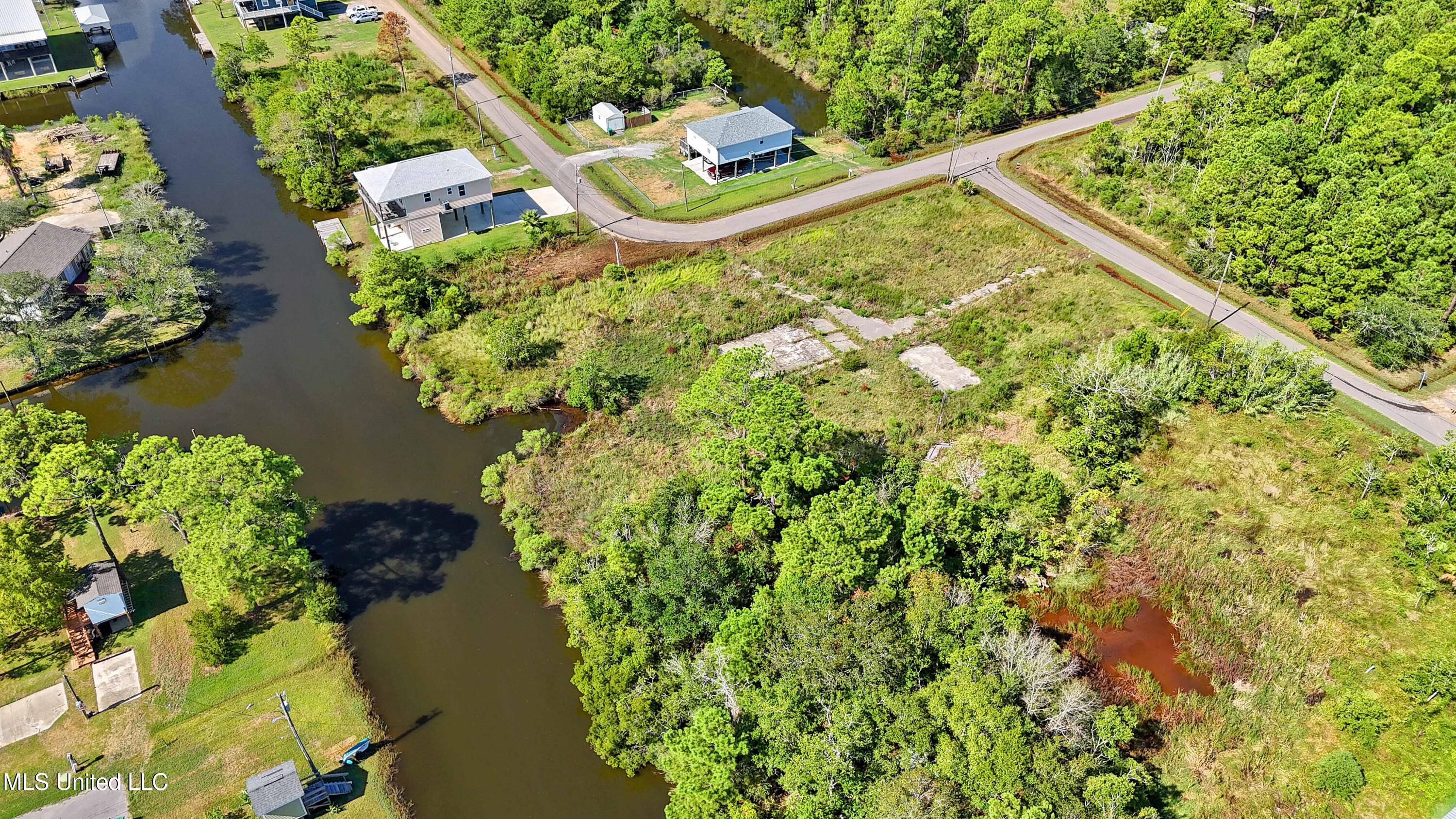 10010 E Bayou View Drive, Bay Saint Louis, Mississippi image 6