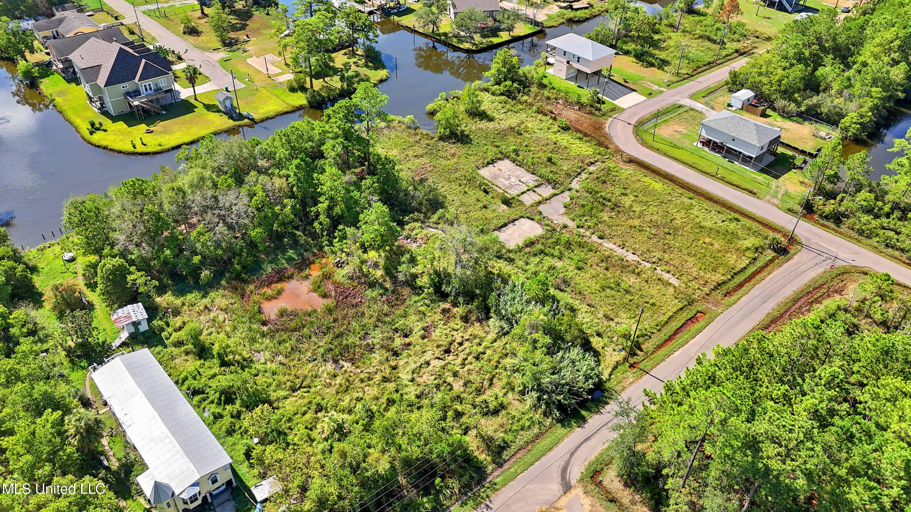 10010 E Bayou View Drive, Bay Saint Louis, Mississippi image 4