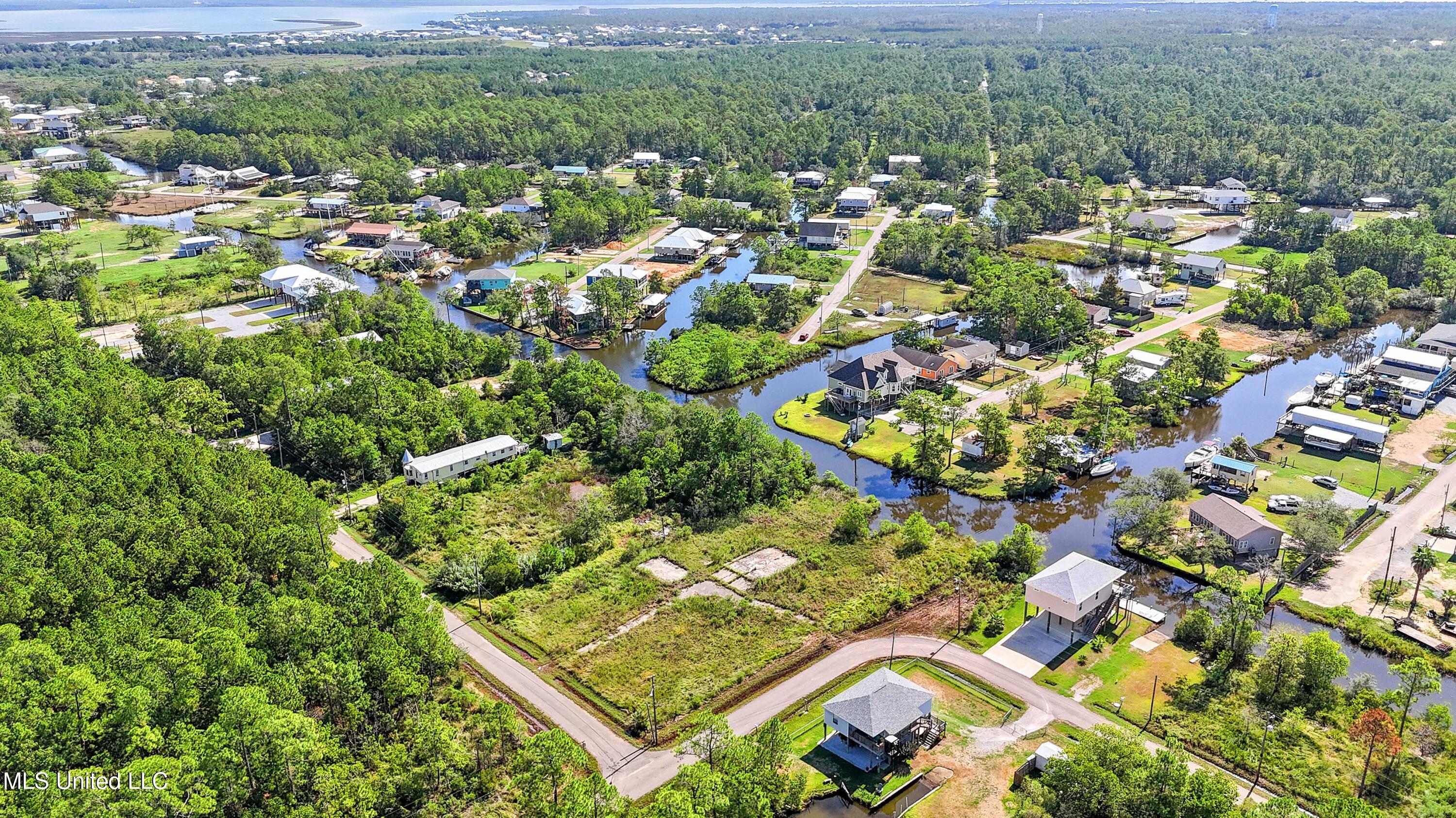 10010 E Bayou View Drive, Bay Saint Louis, Mississippi image 12