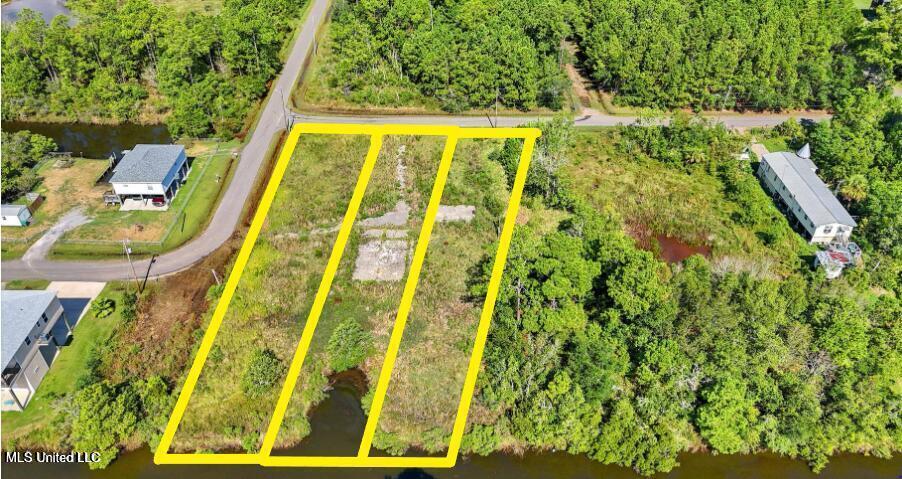 10010 E Bayou View Drive, Bay Saint Louis, Mississippi image 2
