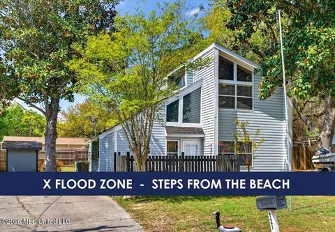 Homes For Sale - 121 Edwards Drive<br/> Pass Christian, MS 39571