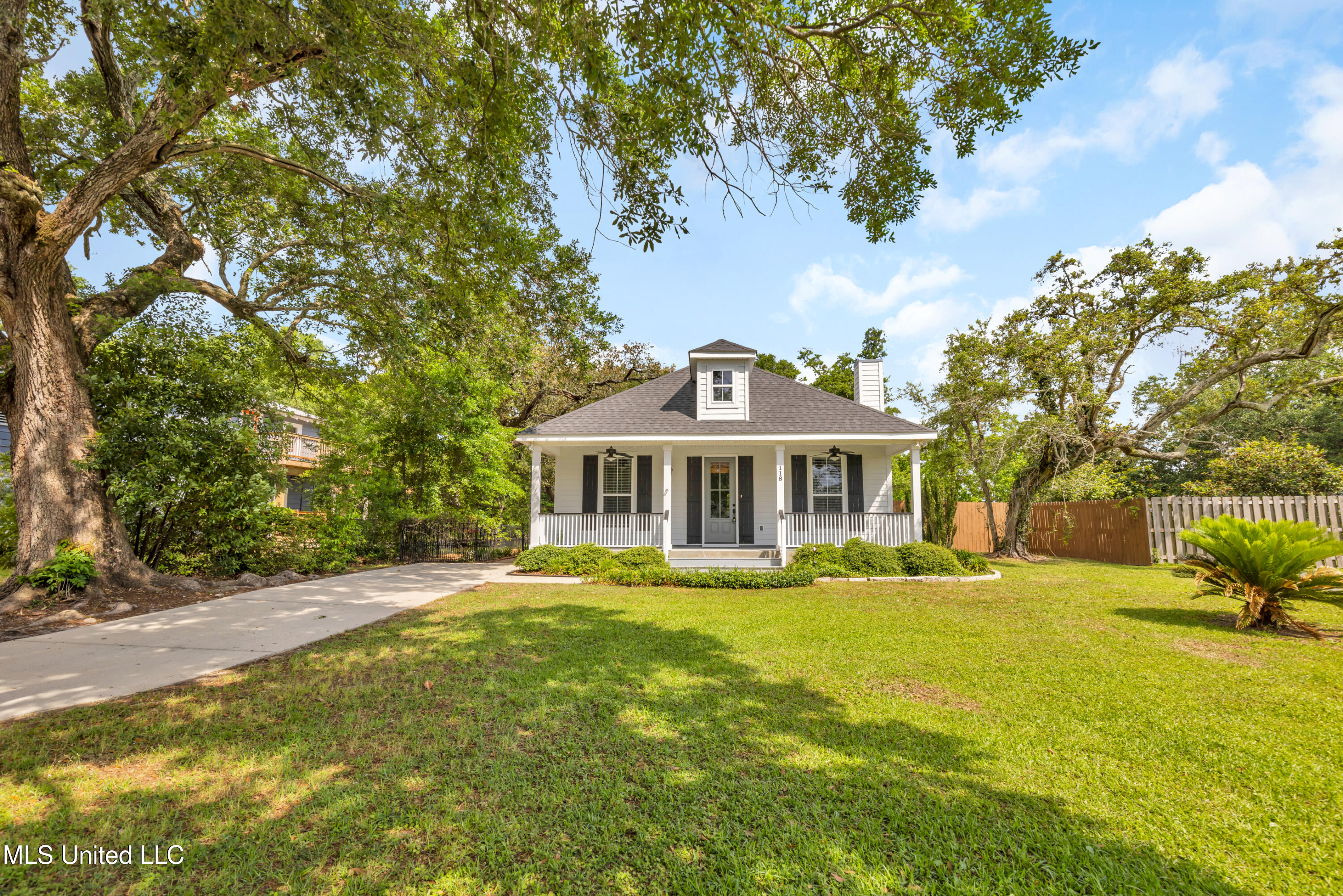 118 W Third Street, Long Beach, Mississippi image 1