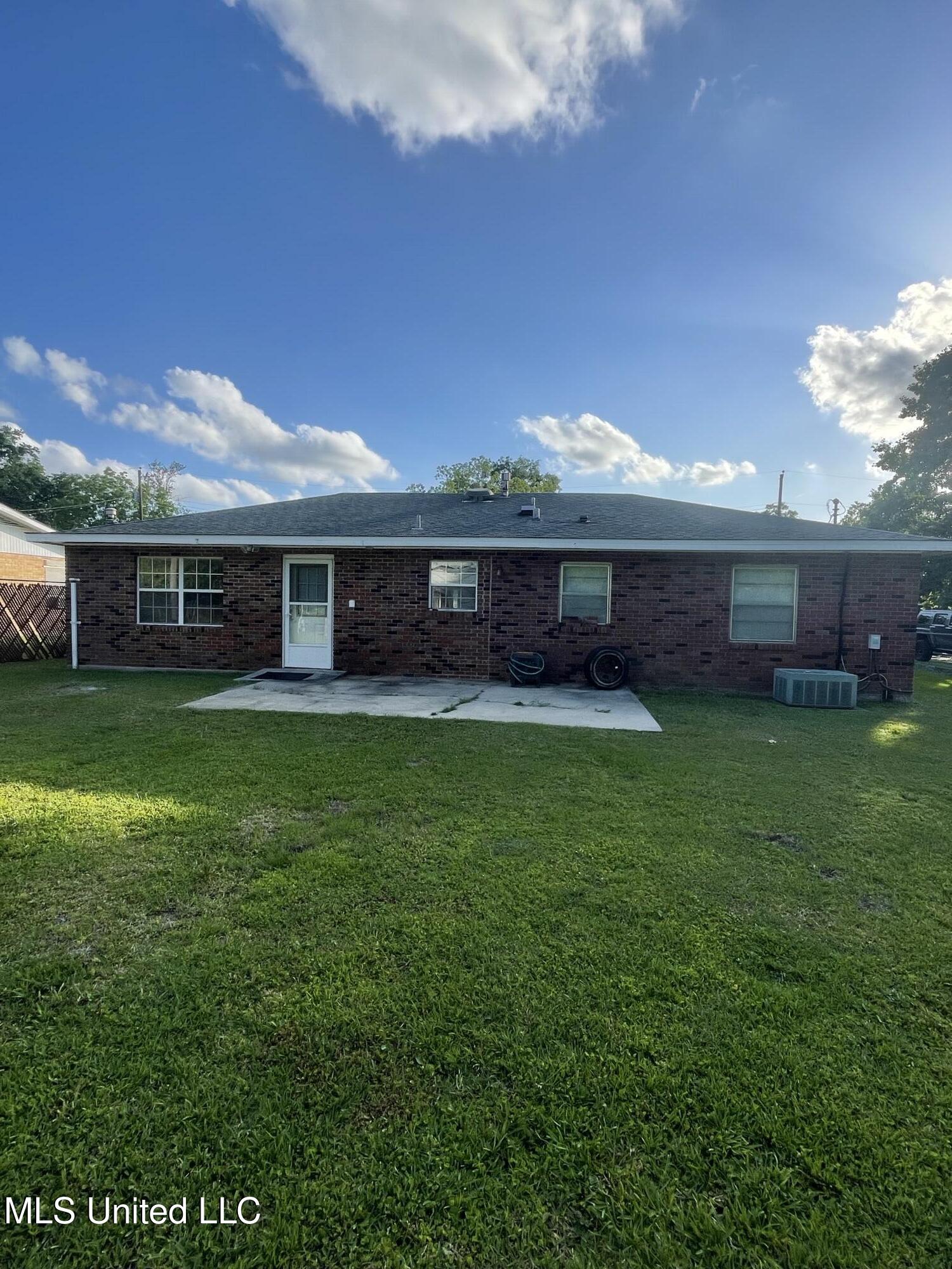 212 Charles Avenue, Long Beach, Mississippi image 2