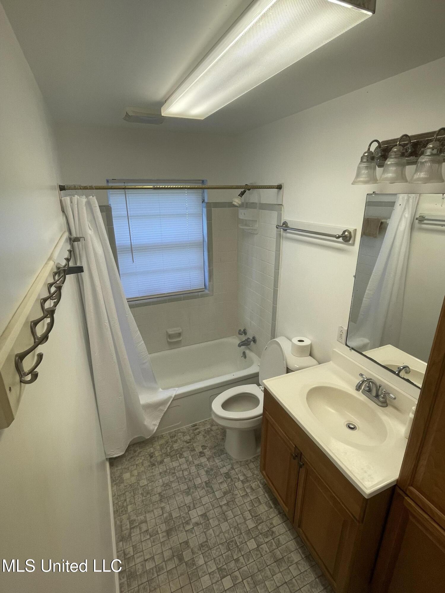 212 Charles Avenue, Long Beach, Mississippi image 9