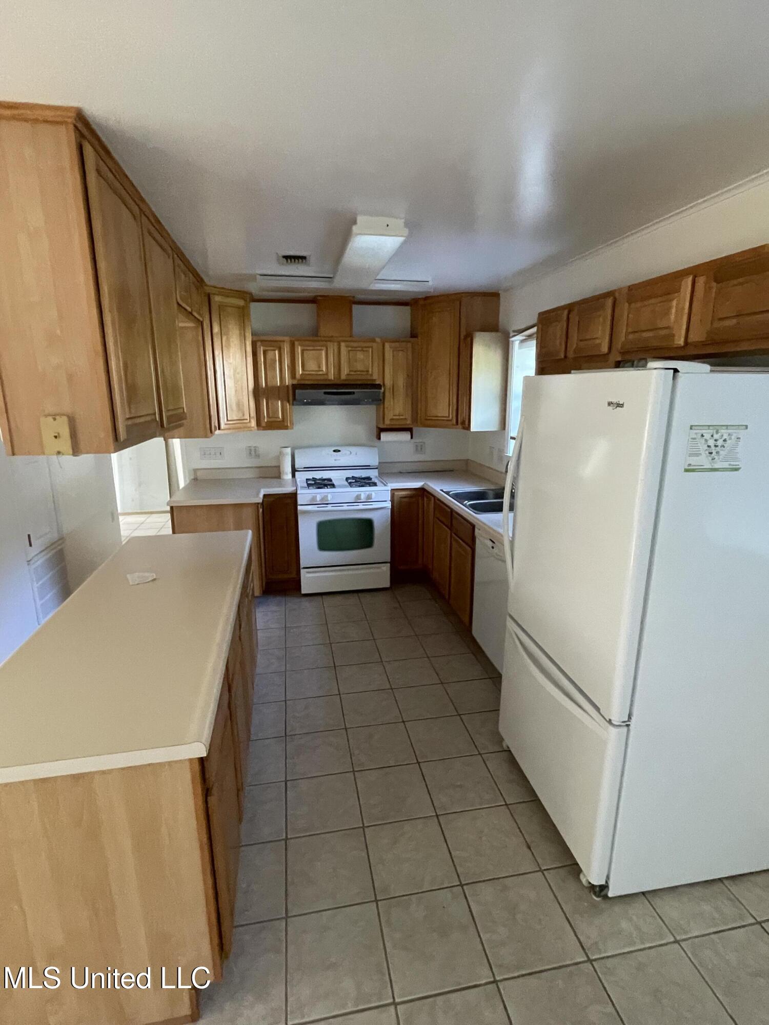 212 Charles Avenue, Long Beach, Mississippi image 4