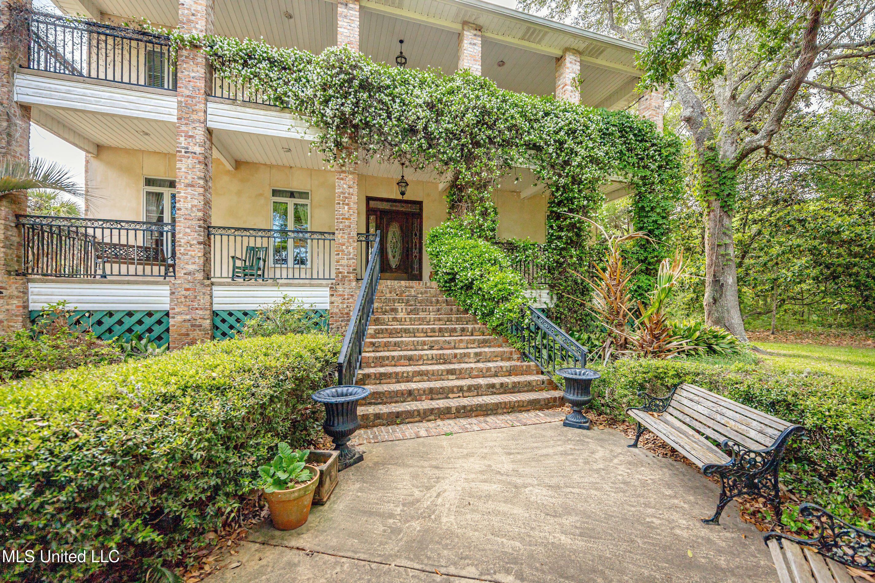 1409 Ladnier Road, Gautier, Mississippi image 3