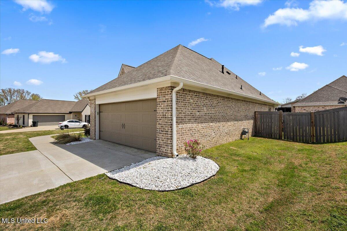103 Hampstead Drive, Madison, Mississippi image 2