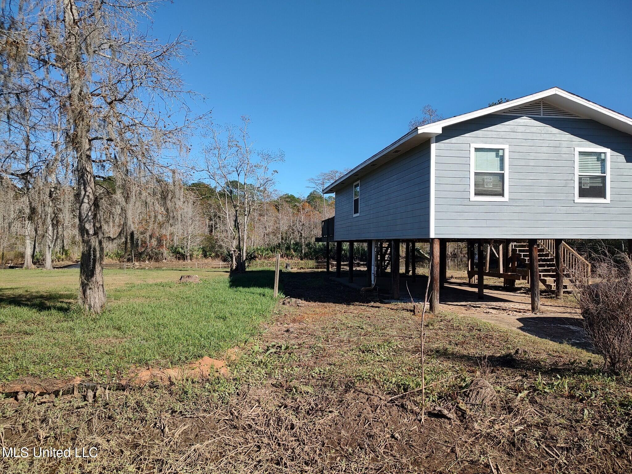 8933 Riverlodge Drive, Moss Point, Mississippi image 2