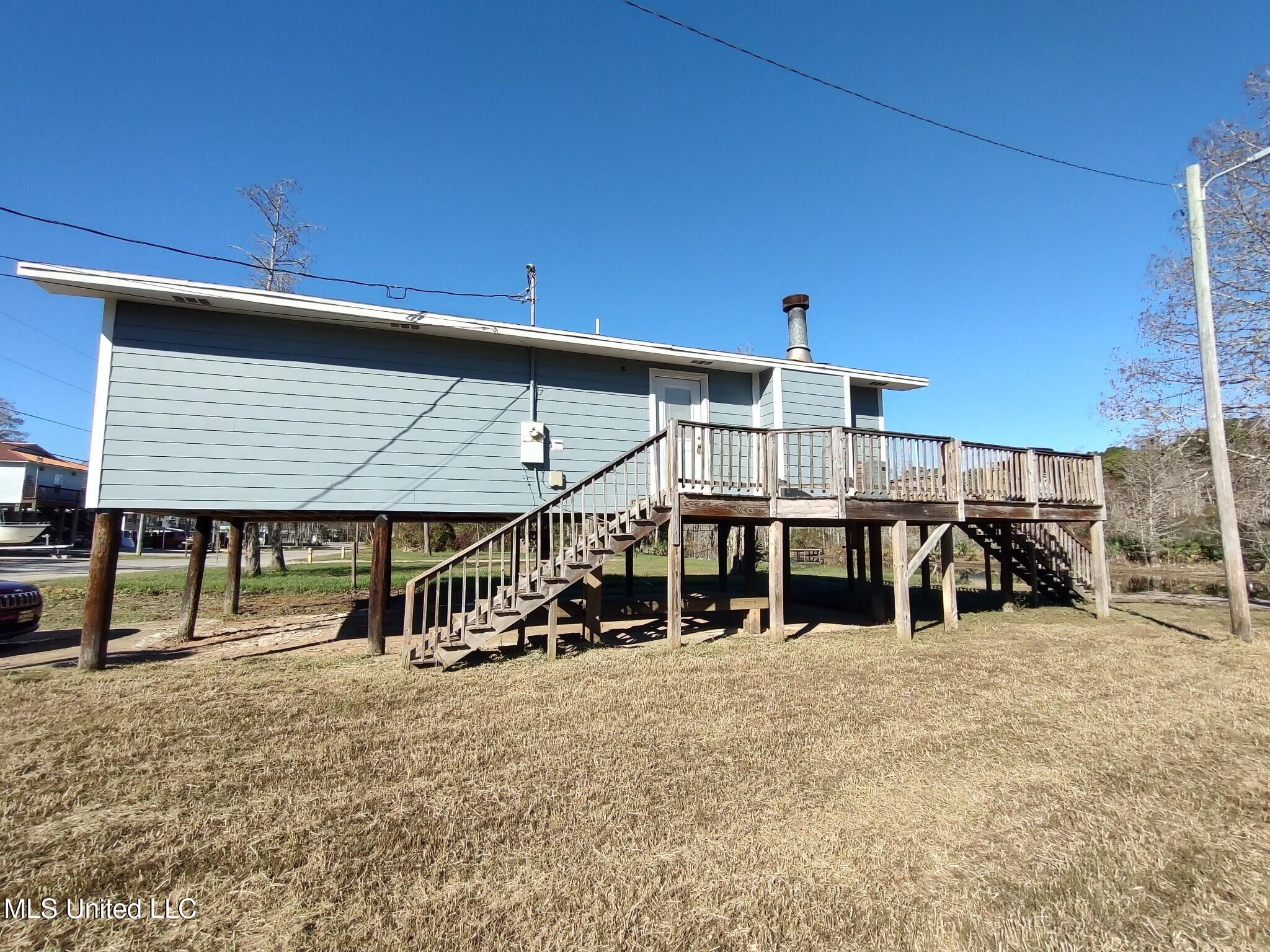 8933 Riverlodge Drive, Moss Point, Mississippi image 1