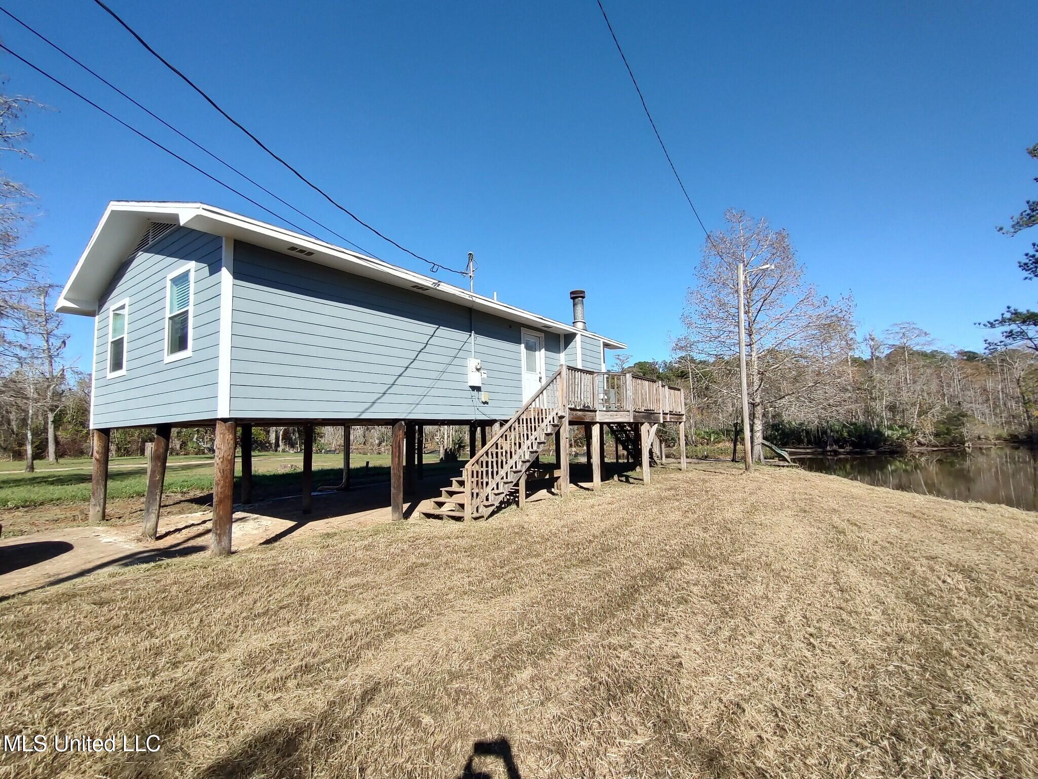 8933 Riverlodge Drive, Moss Point, Mississippi image 4