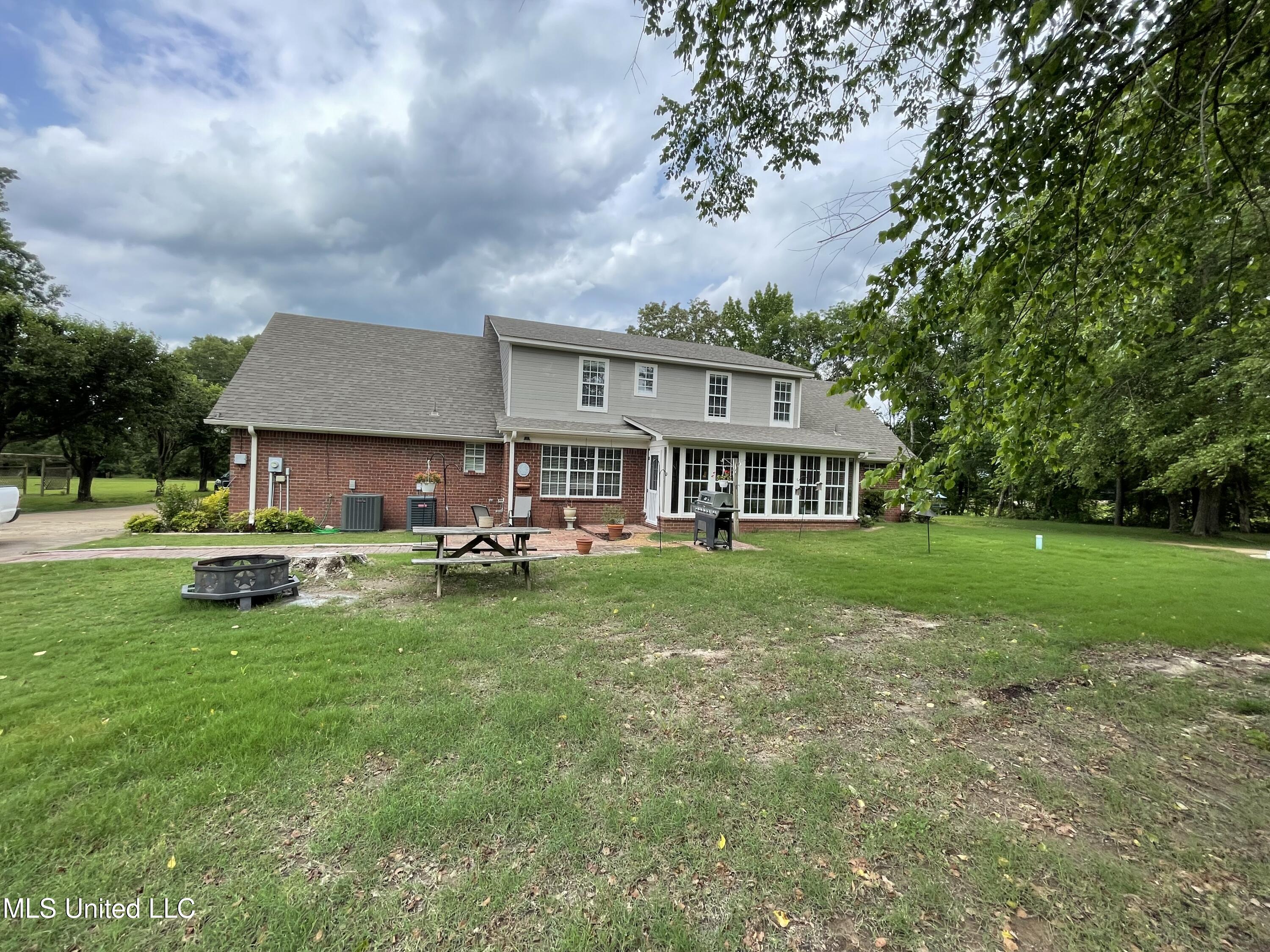 250 Sunnybrook Drive, Senatobia, Mississippi image 2
