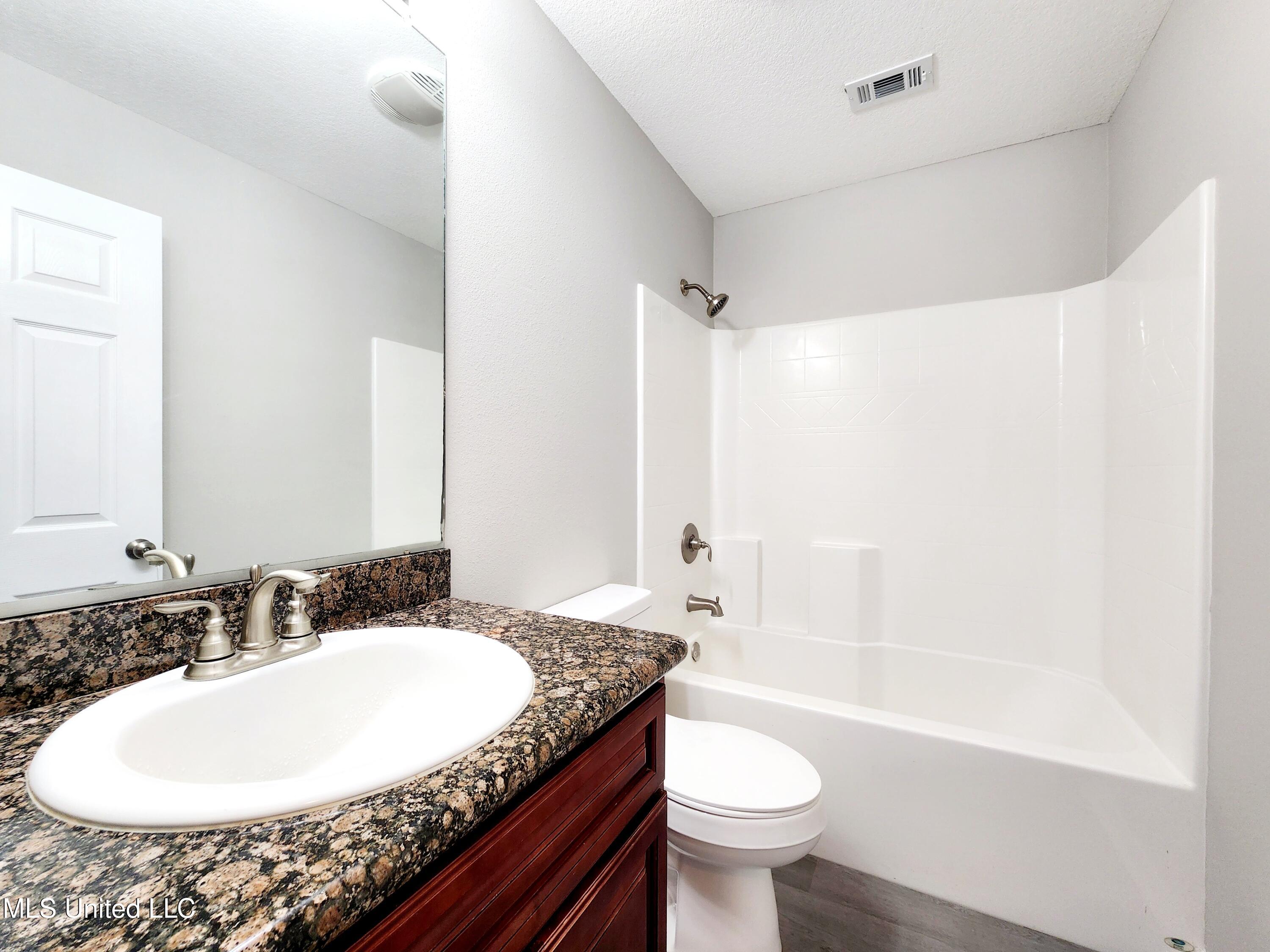 13323 Willow Oak Circle, Gulfport, Mississippi image 16
