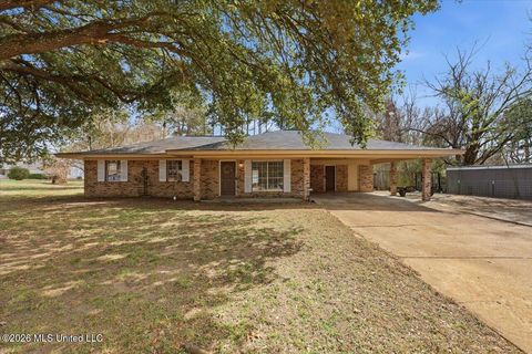 Homes For Sale - 258 Twin Lakes Drive<br/> Canton, MS 39046