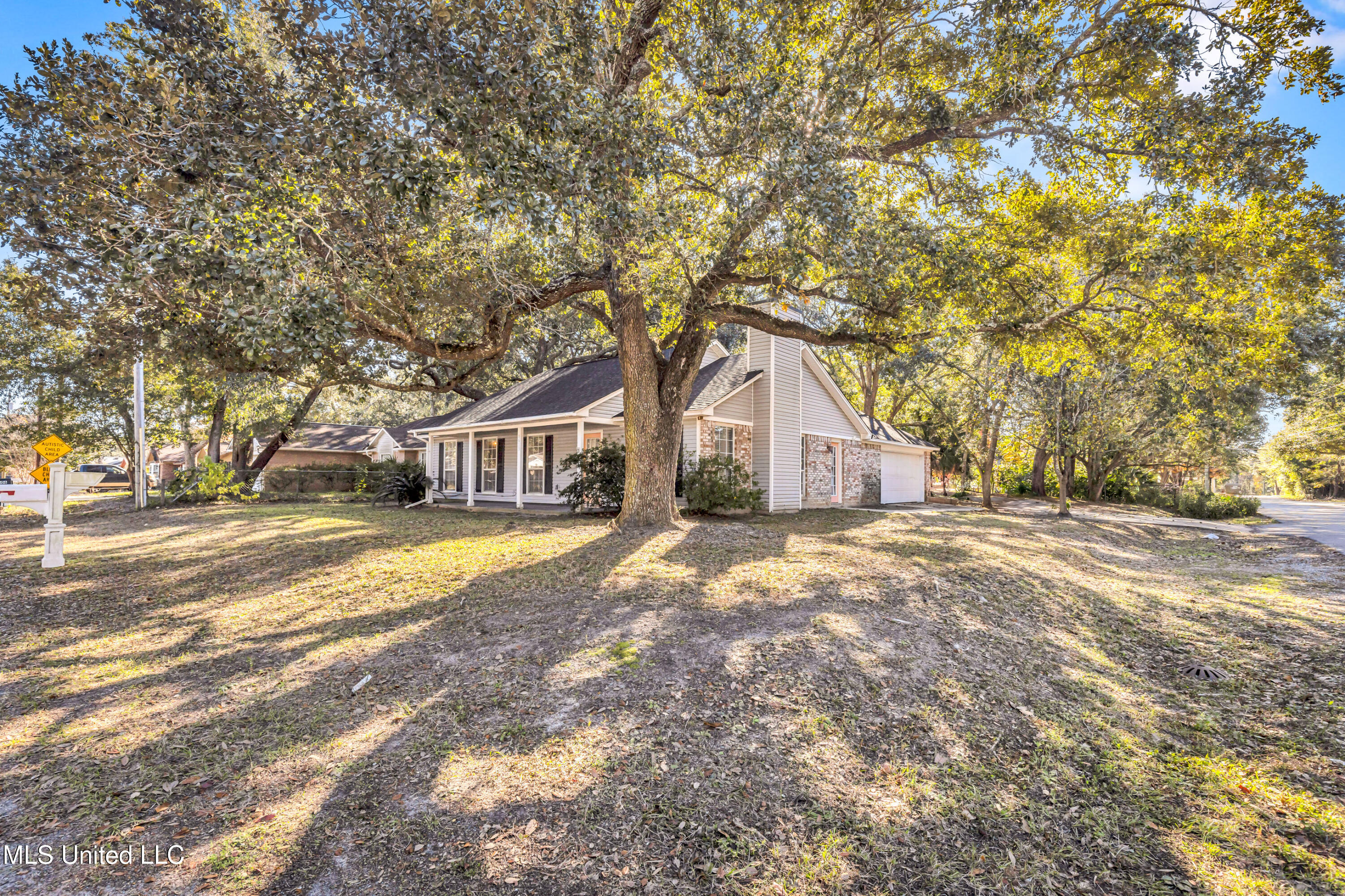 8613 Mermaid Avenue, Ocean Springs, Mississippi image 3