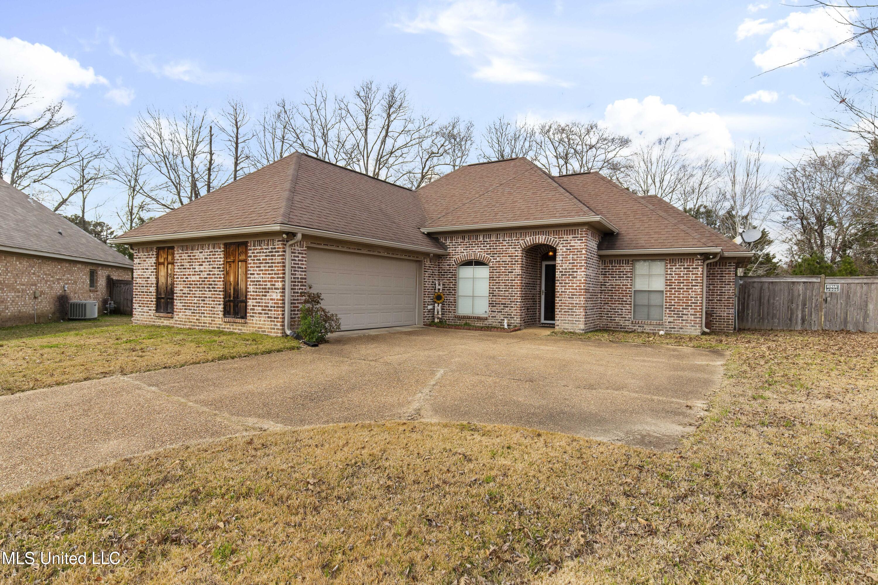 406 Whitney Lane, Pearl, Mississippi image 1