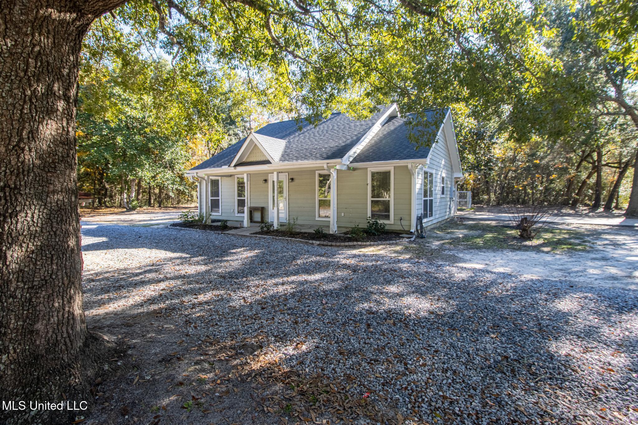 1204 Margaret Street, Ocean Springs, Mississippi image 3