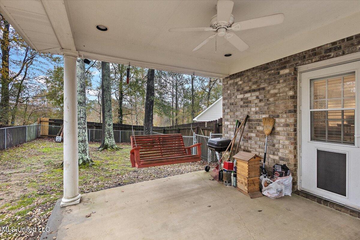 429 Vining Court, Byram, Mississippi image 24