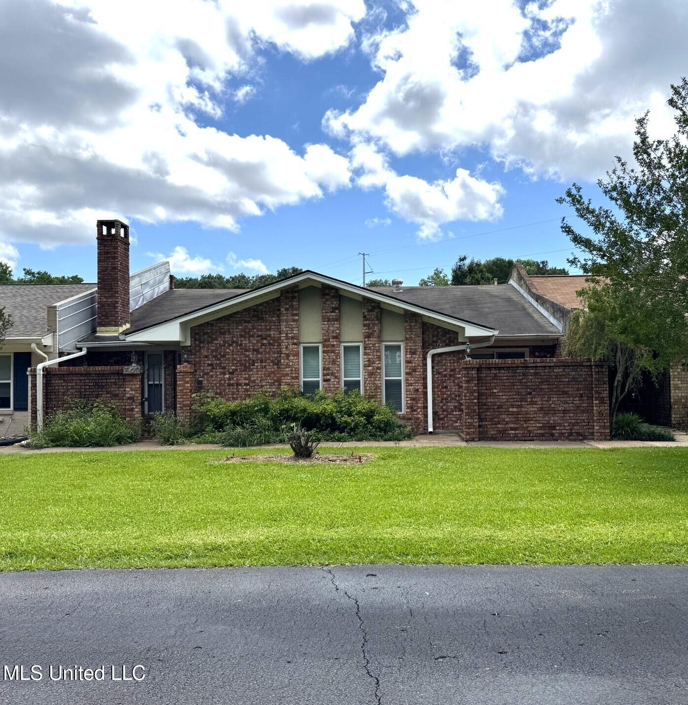 706 Melrose Montebello Parkway, Natchez, Mississippi image 1