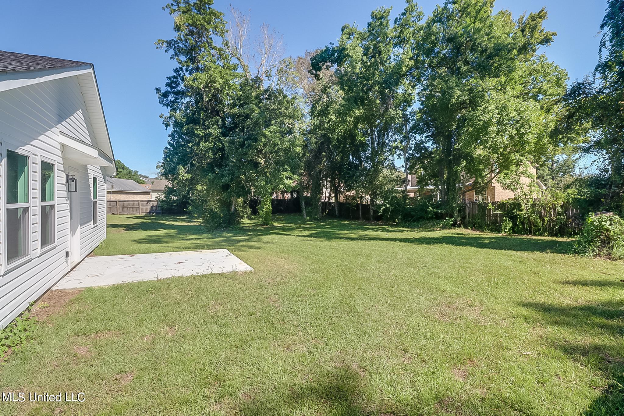 4012 Southern Oaks Circle, Gulfport, Mississippi image 5