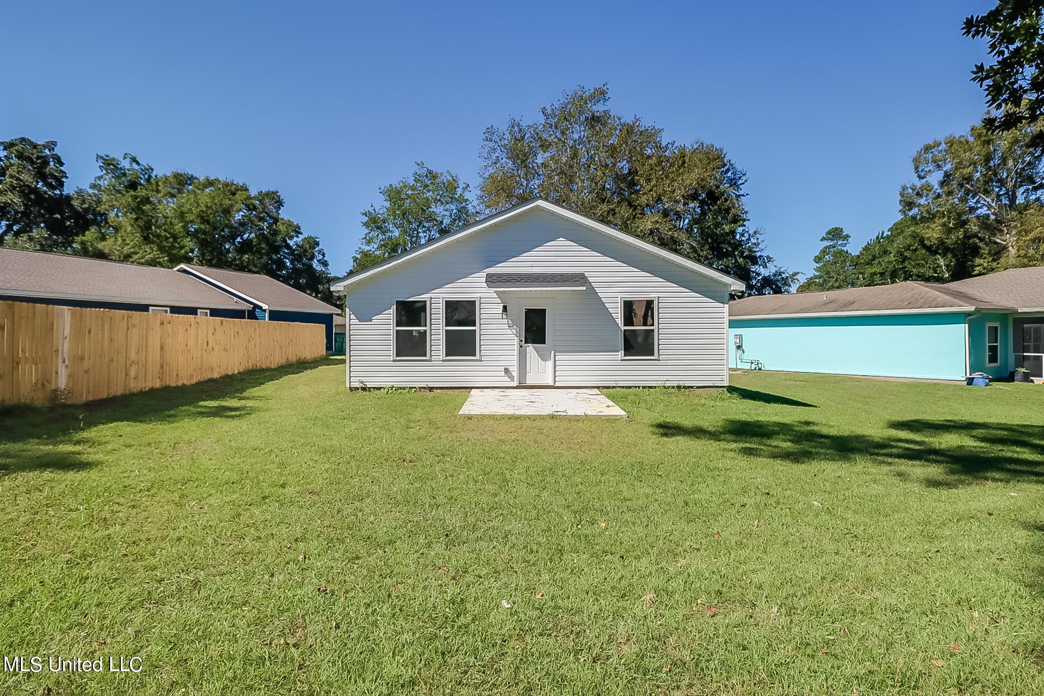 4012 Southern Oaks Circle, Gulfport, Mississippi image 4