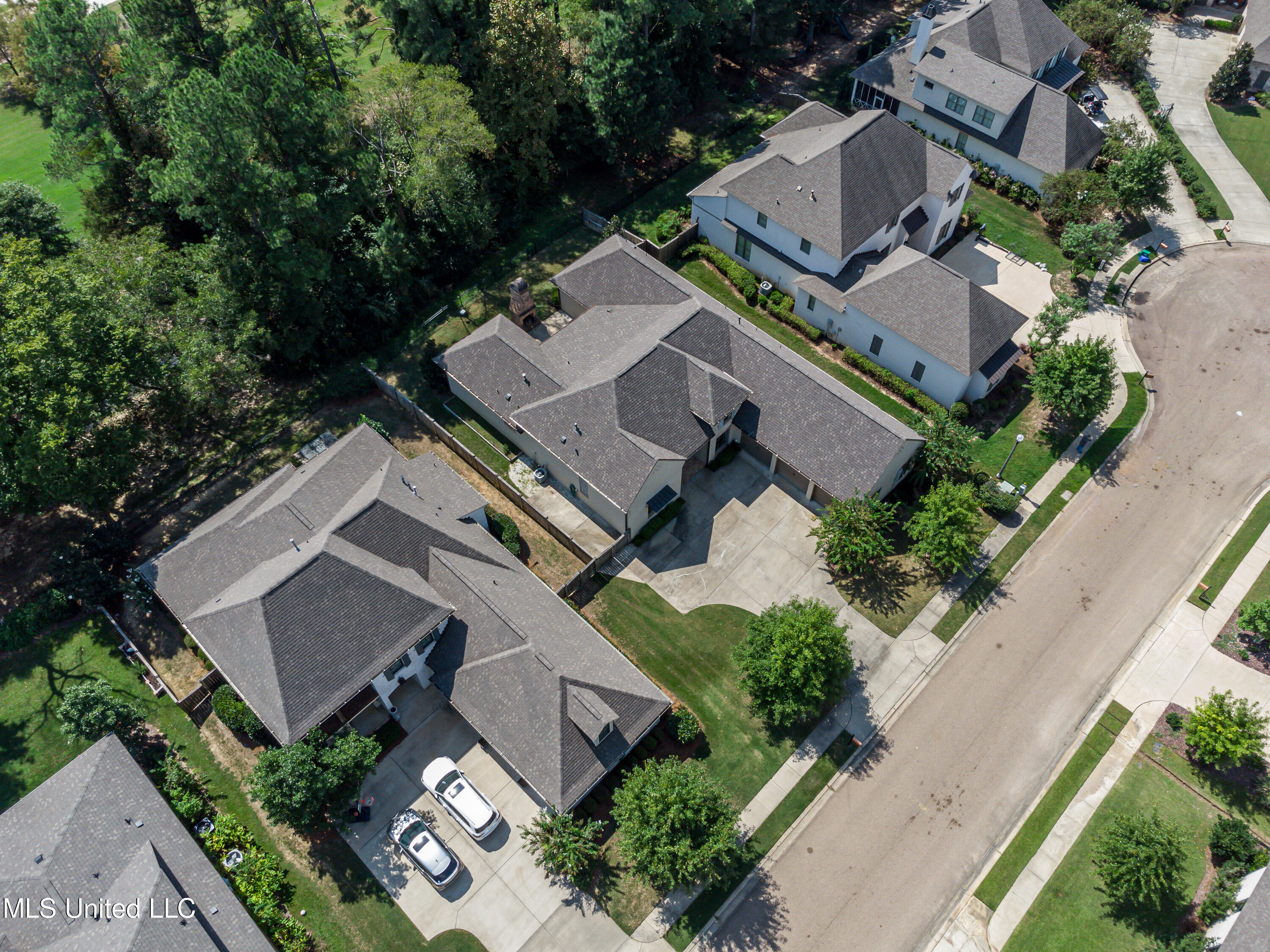 Madison, Mississippi 39110, United States, 4 Bedrooms Bedrooms, ,3 BathroomsBathrooms,Residential,Pending,42076