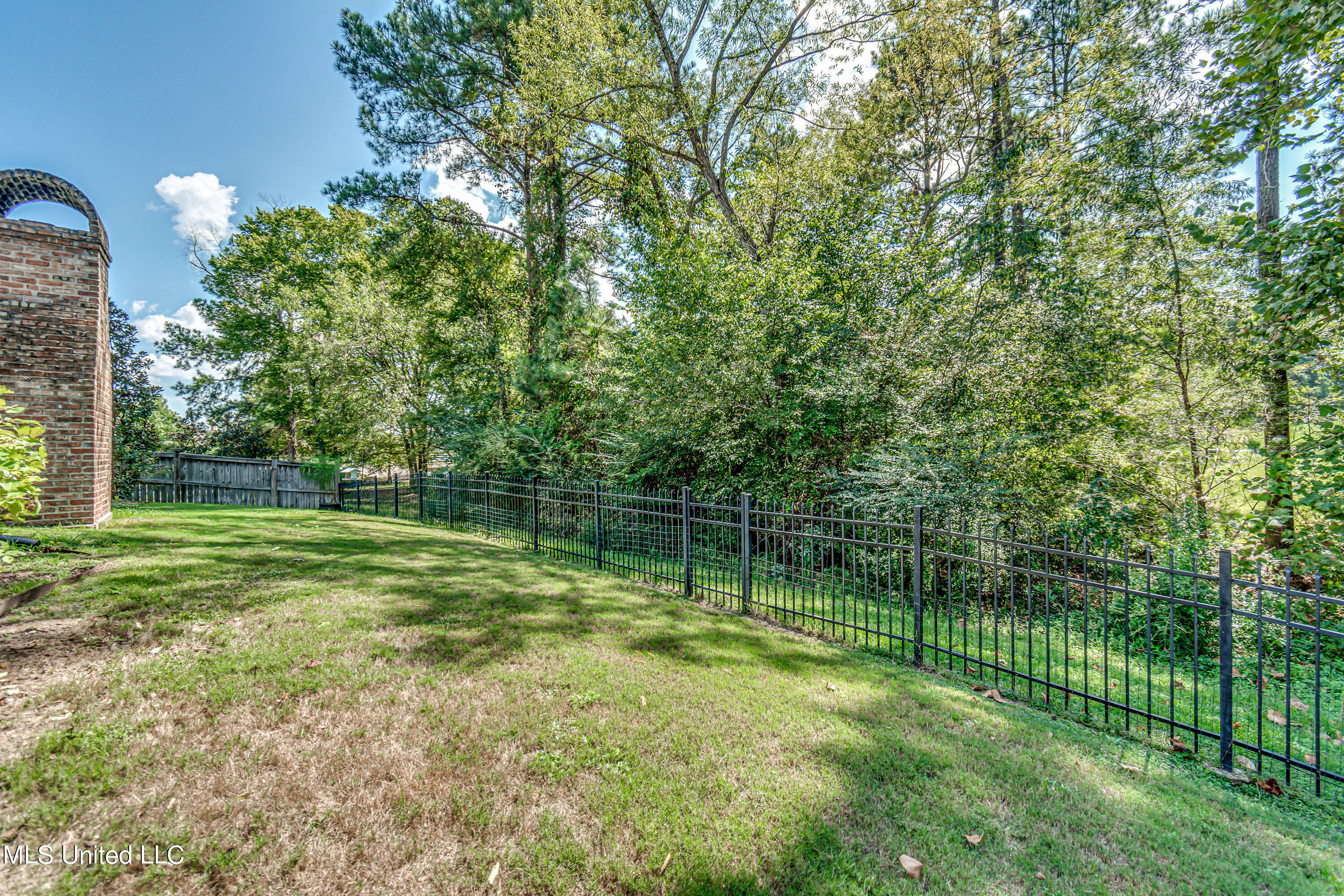 Madison, Mississippi 39110, United States, 4 Bedrooms Bedrooms, ,3 BathroomsBathrooms,Residential,Pending,42076