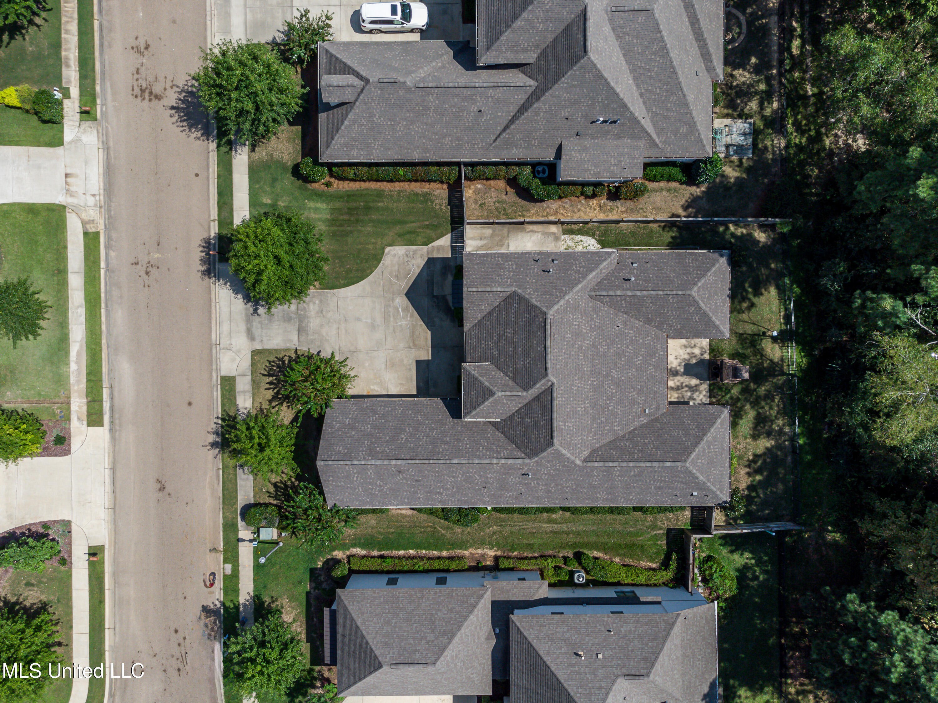 Madison, Mississippi 39110, United States, 4 Bedrooms Bedrooms, ,3 BathroomsBathrooms,Residential,Pending,42076