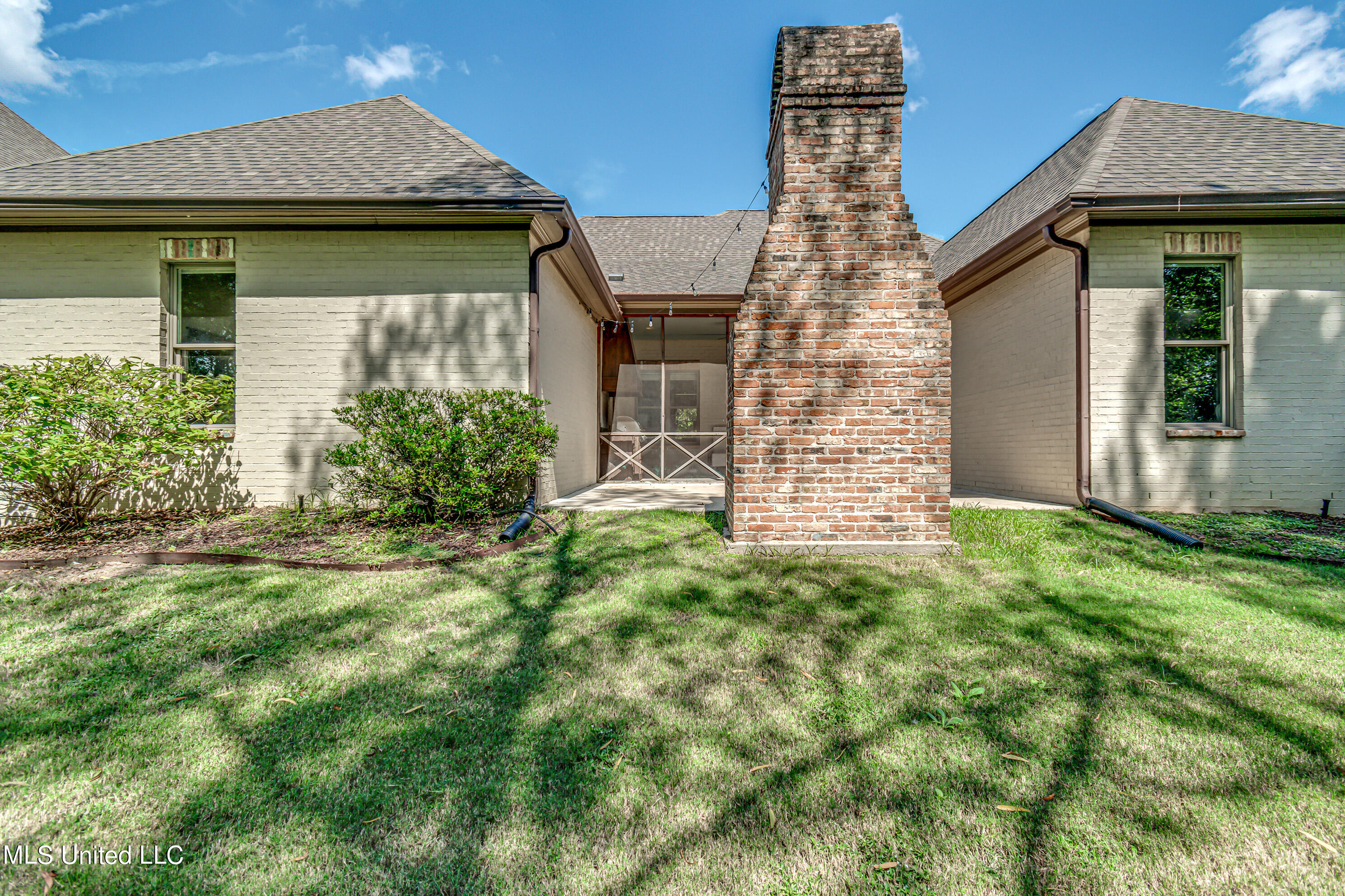 Madison, Mississippi 39110, United States, 4 Bedrooms Bedrooms, ,3 BathroomsBathrooms,Residential,Pending,42076