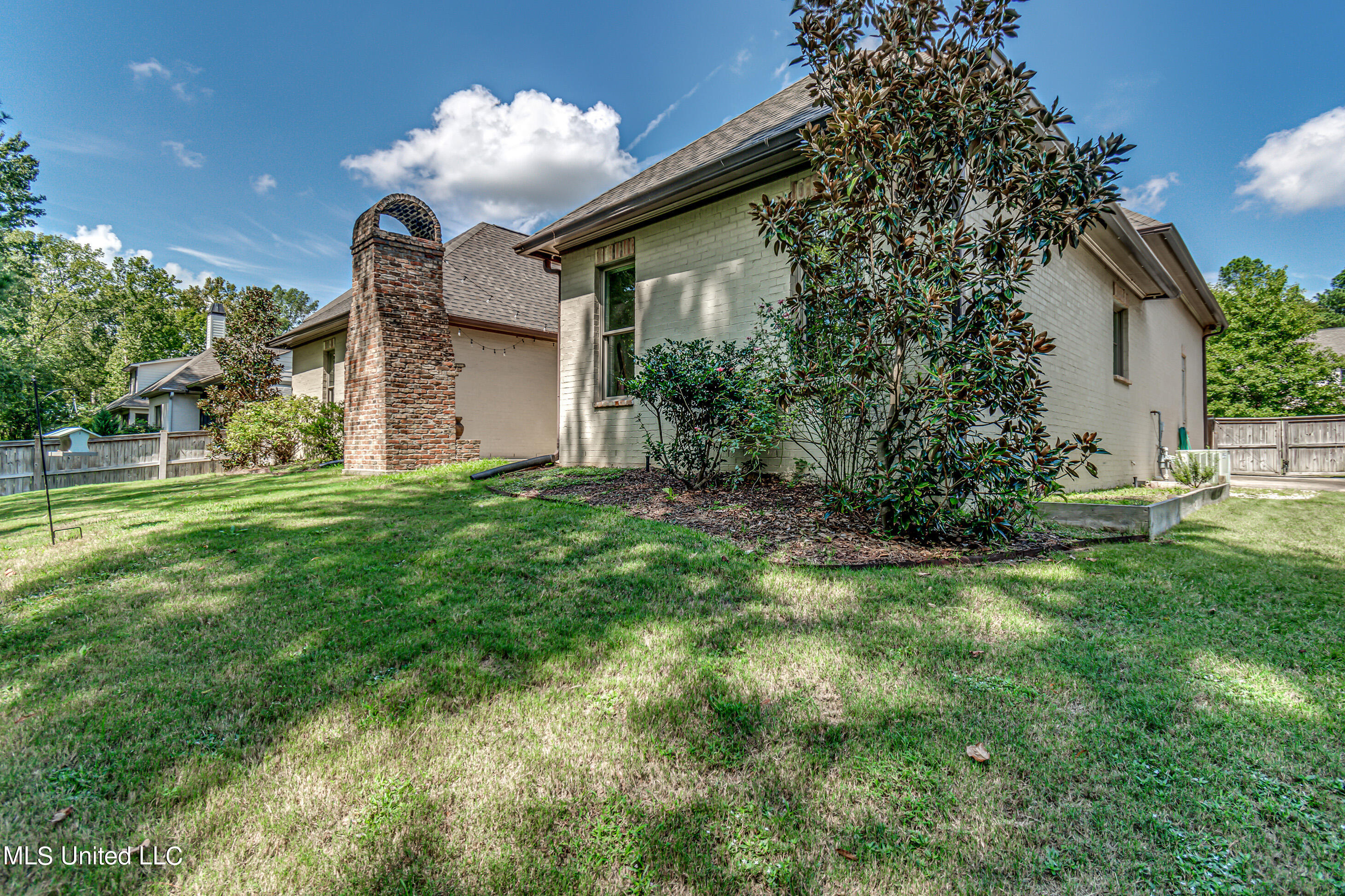 Madison, Mississippi 39110, United States, 4 Bedrooms Bedrooms, ,3 BathroomsBathrooms,Residential,Pending,42076