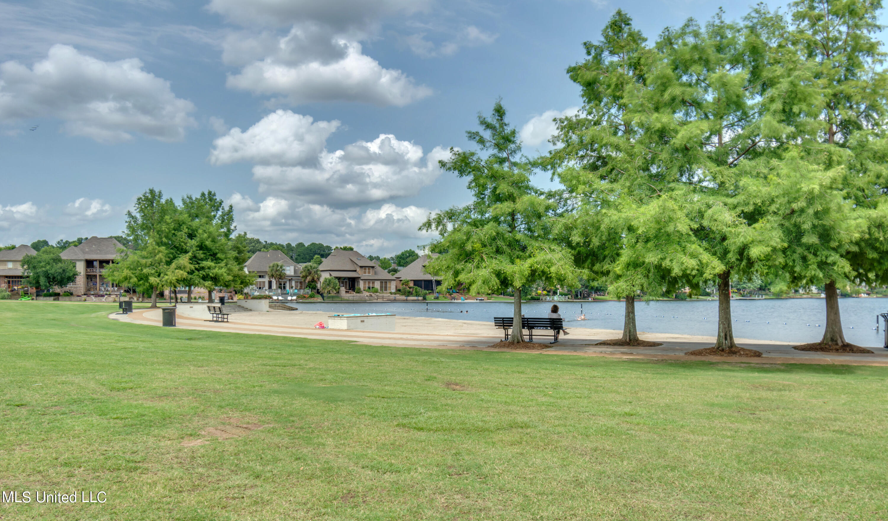 Madison, Mississippi 39110, United States, 4 Bedrooms Bedrooms, ,3 BathroomsBathrooms,Residential,Pending,42076