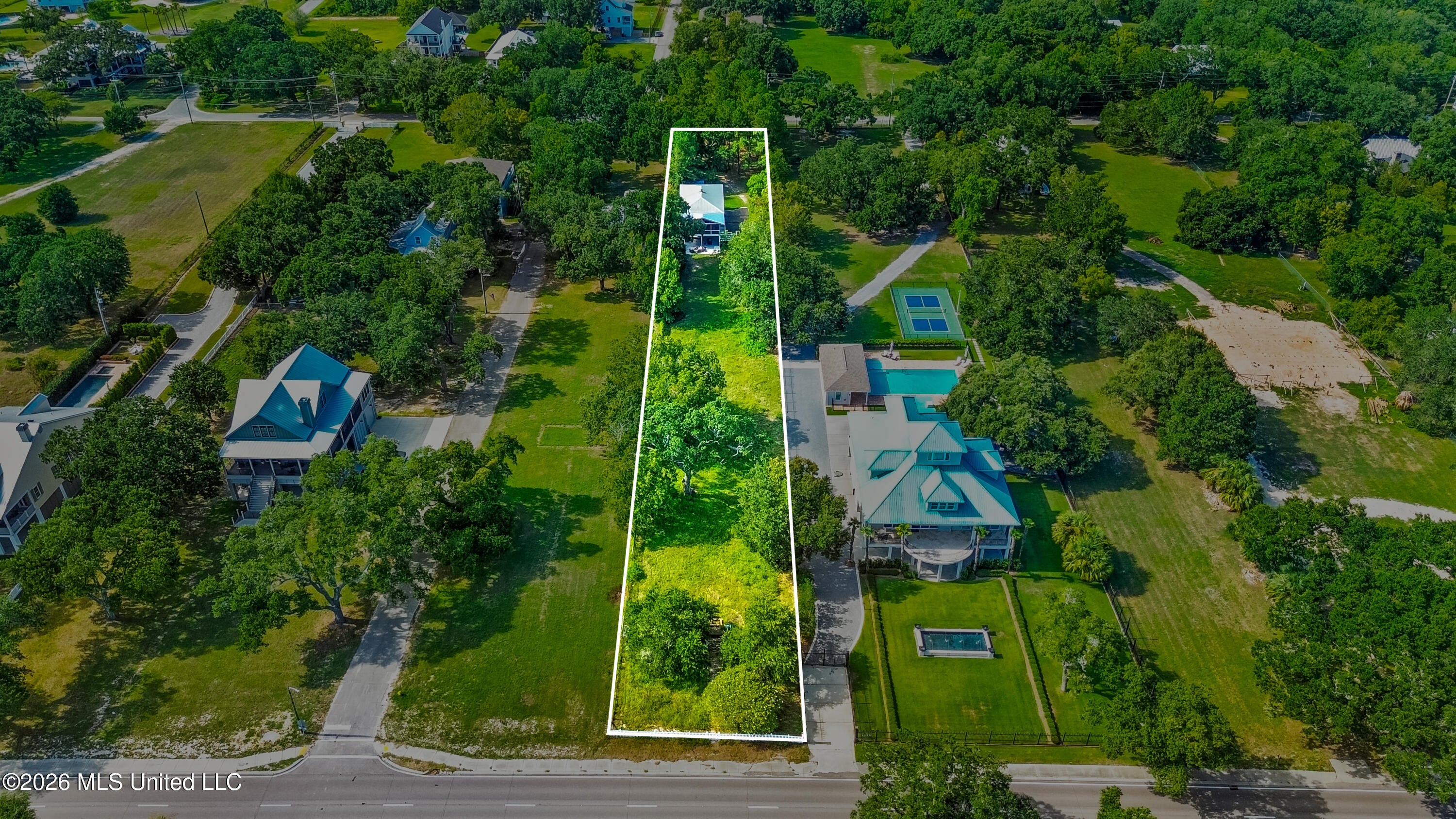 626 W Beach Boulevard