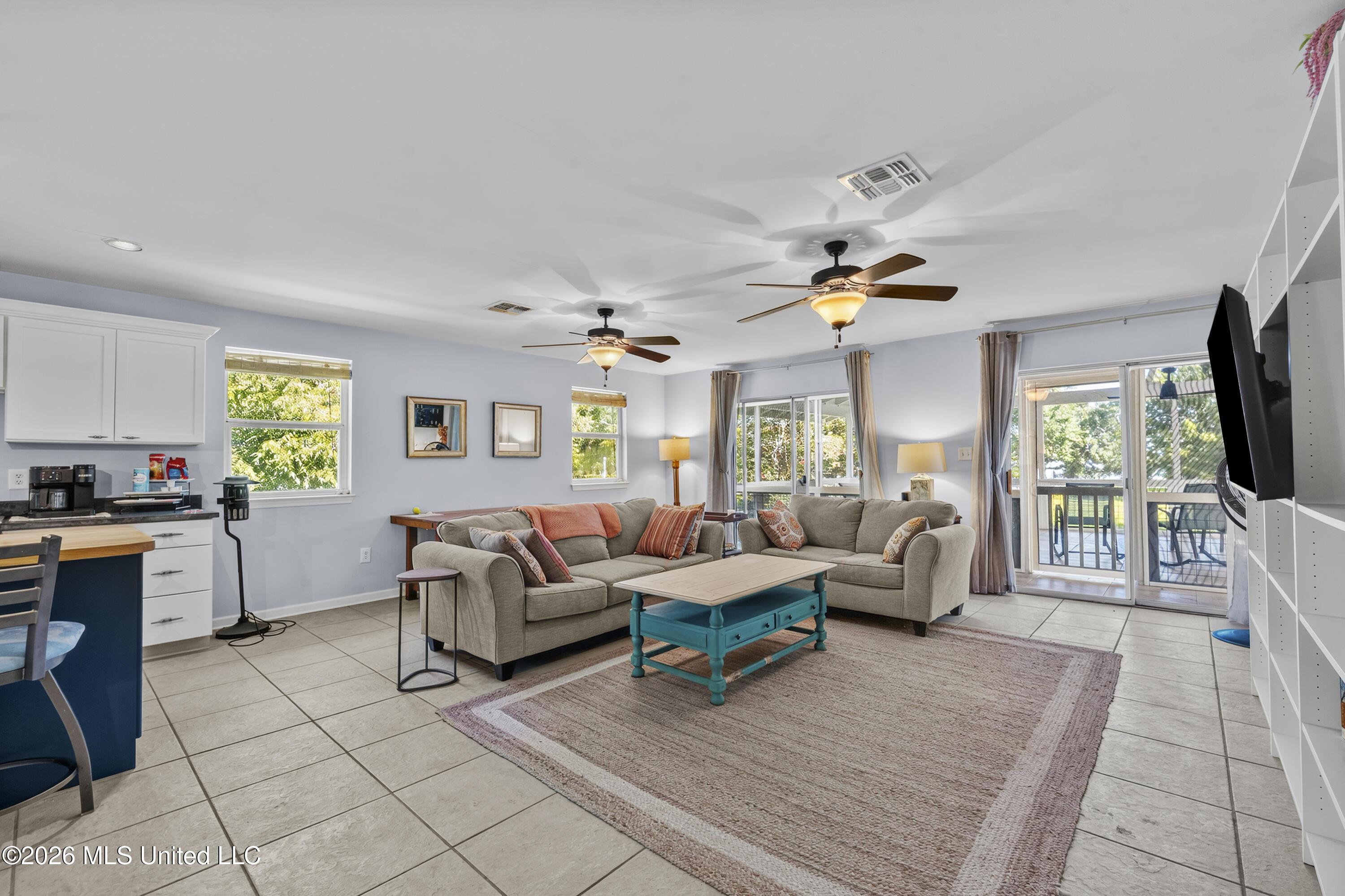 626 W Beach Boulevard