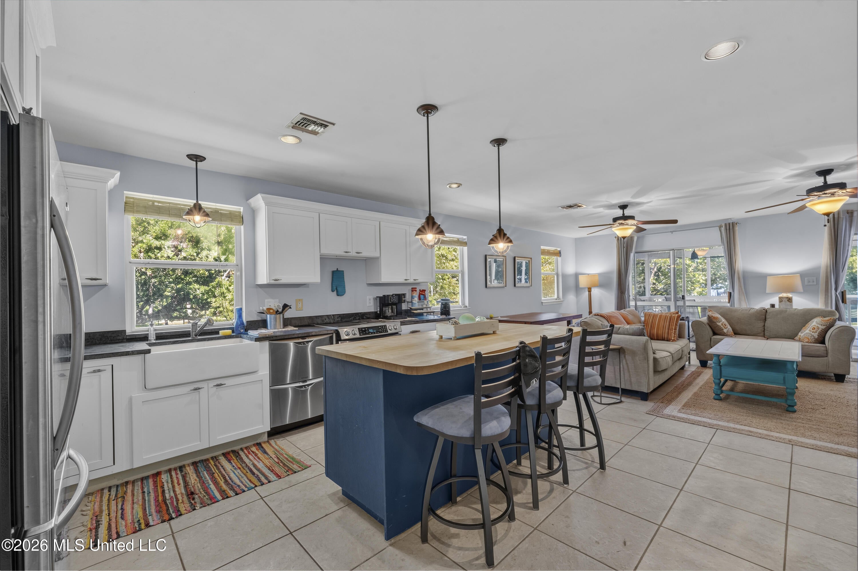 626 W Beach Boulevard