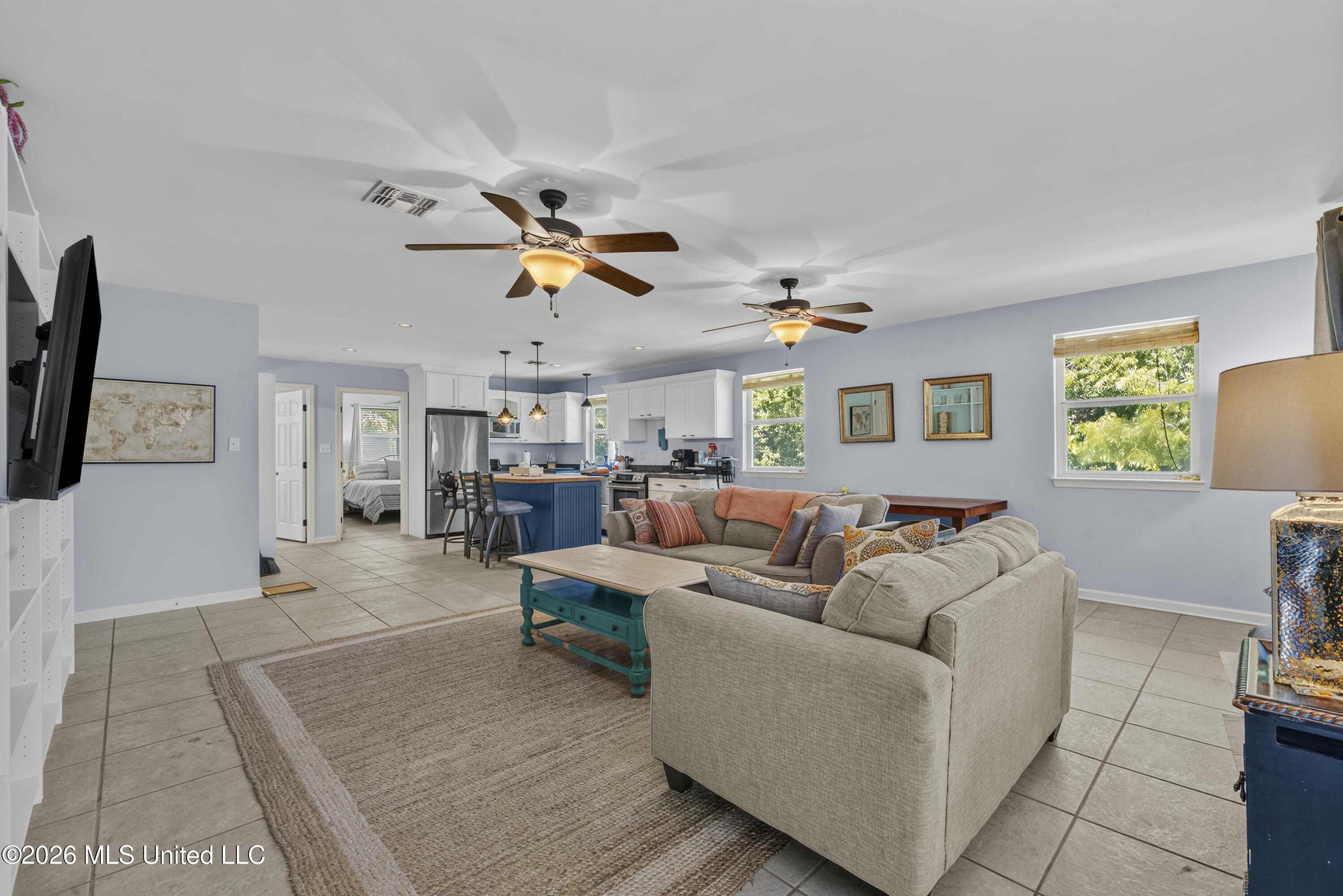 626 W Beach Boulevard
