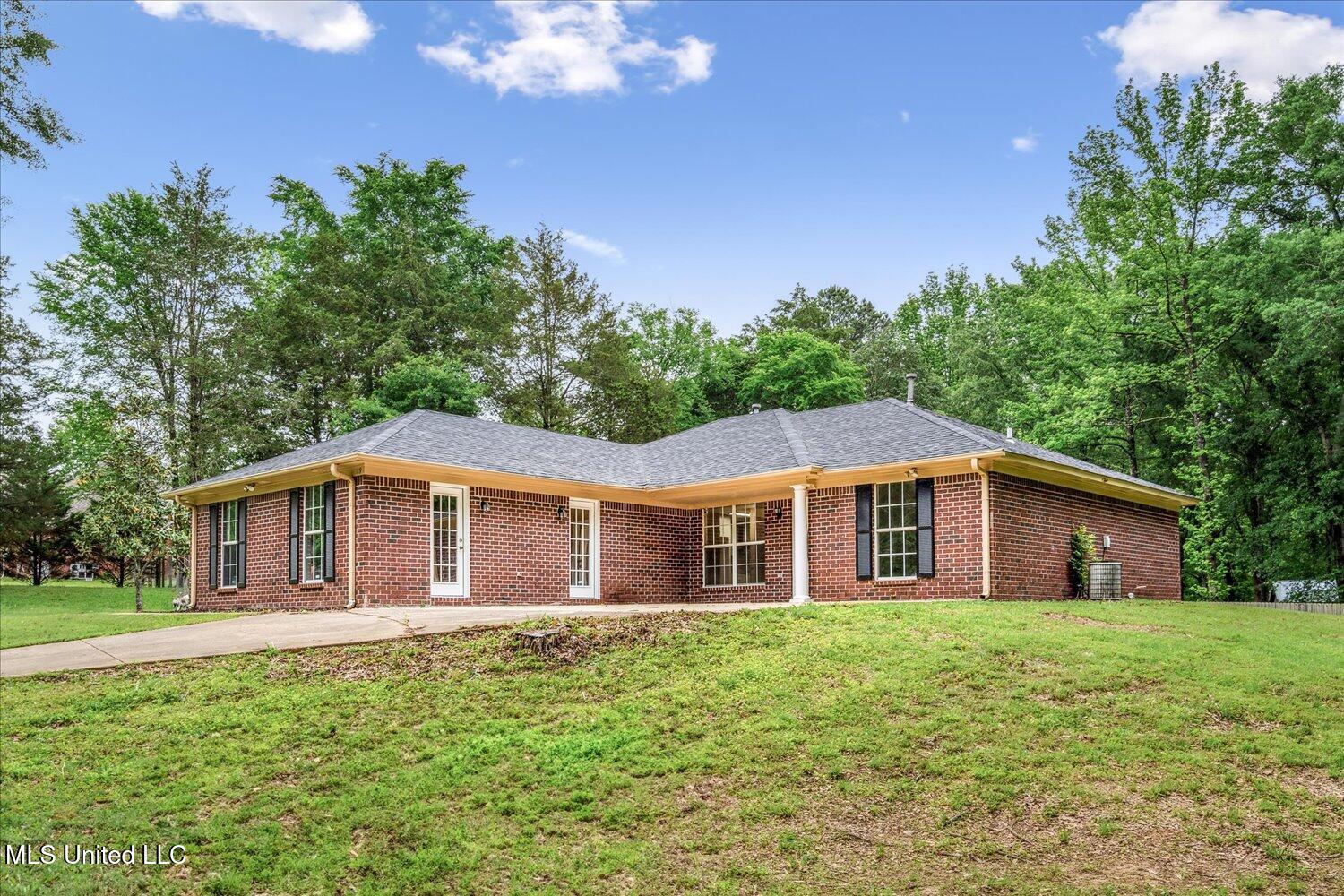 119 Vance Cove, Byhalia, Mississippi image 2