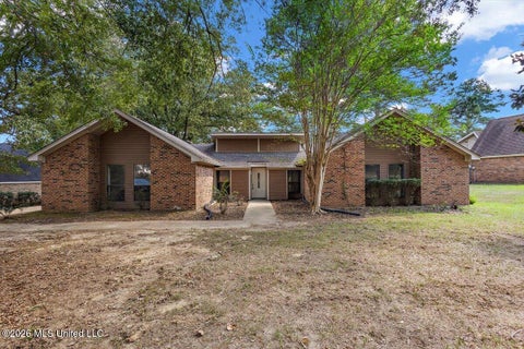 Homes For Sale - 4800 Brookwood Place<br/> Jackson, MS 39272