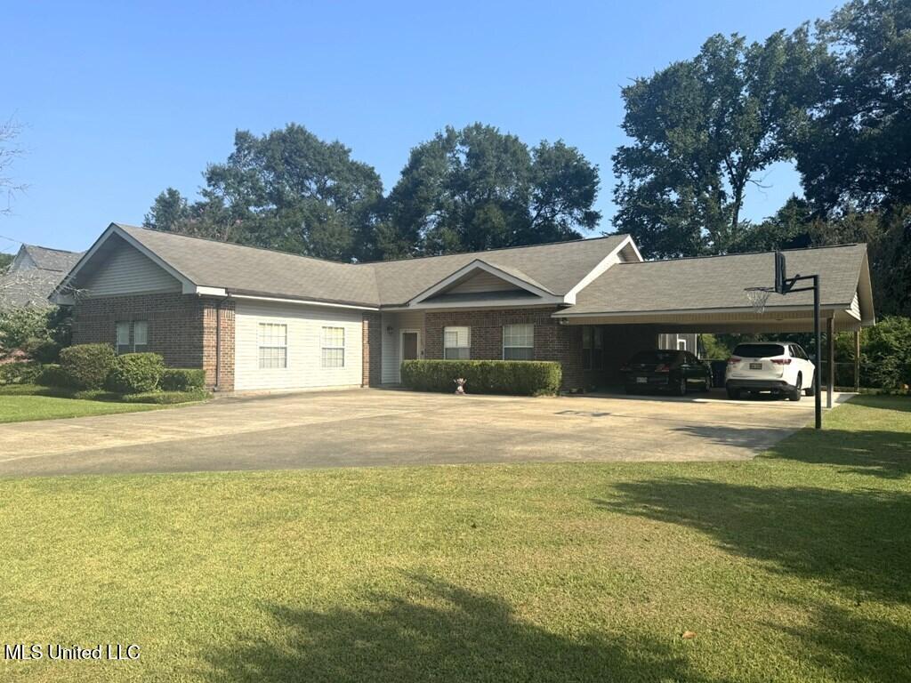 103 Thistledown Drive, Natchez, Mississippi image 2