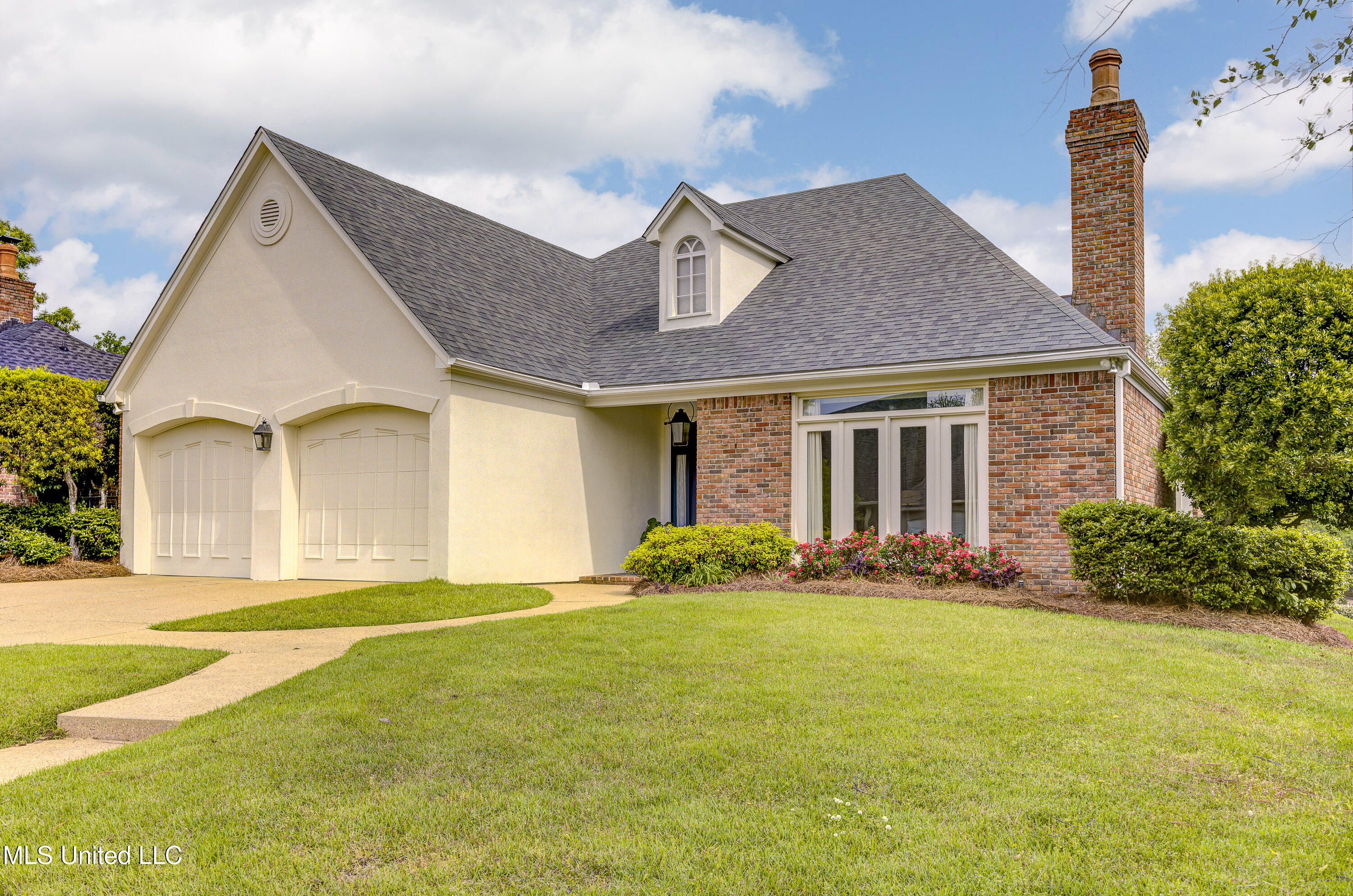 12 Autumn Hill Drive, Jackson, Mississippi image 3