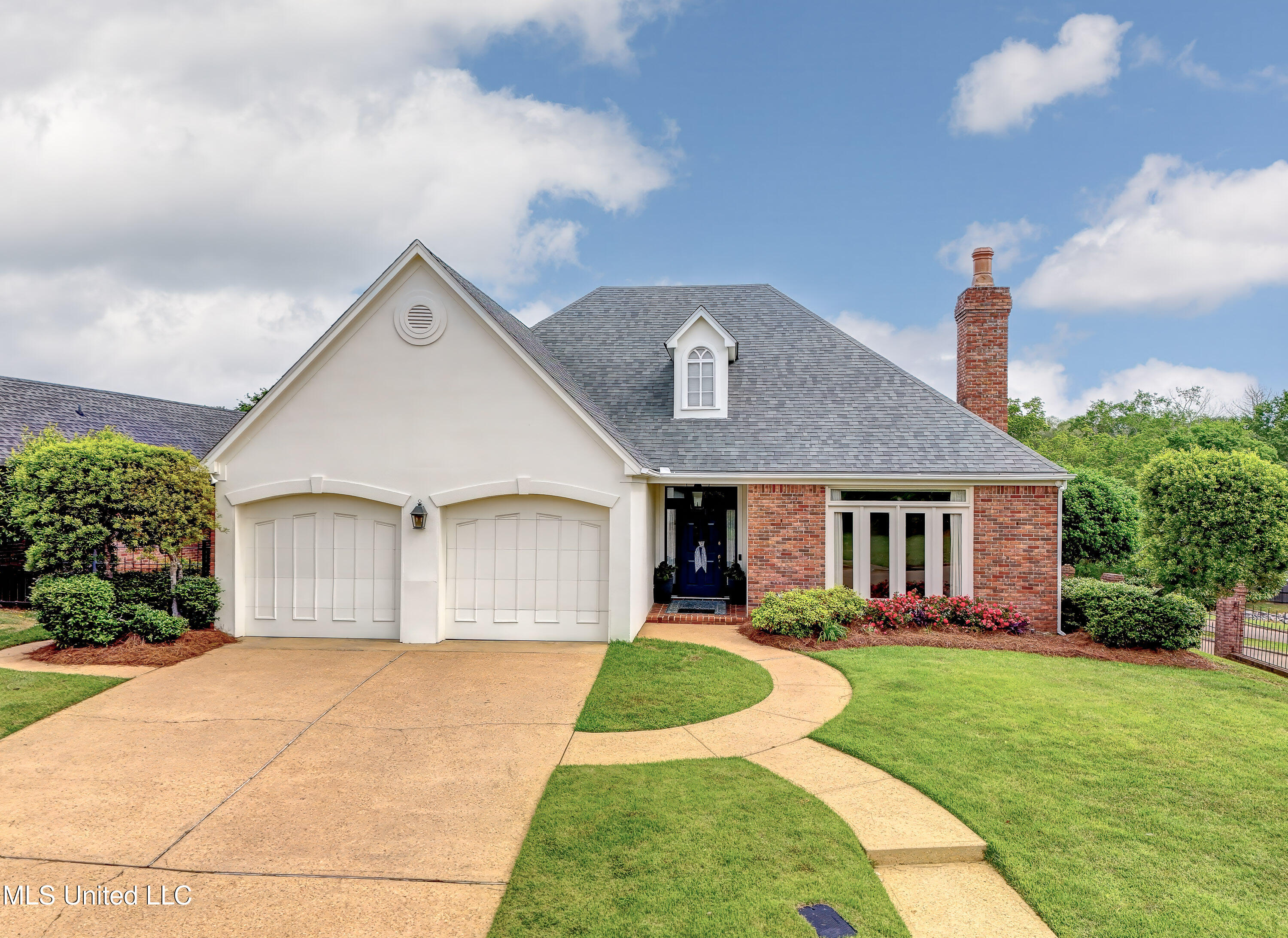 12 Autumn Hill Drive, Jackson, Mississippi image 1