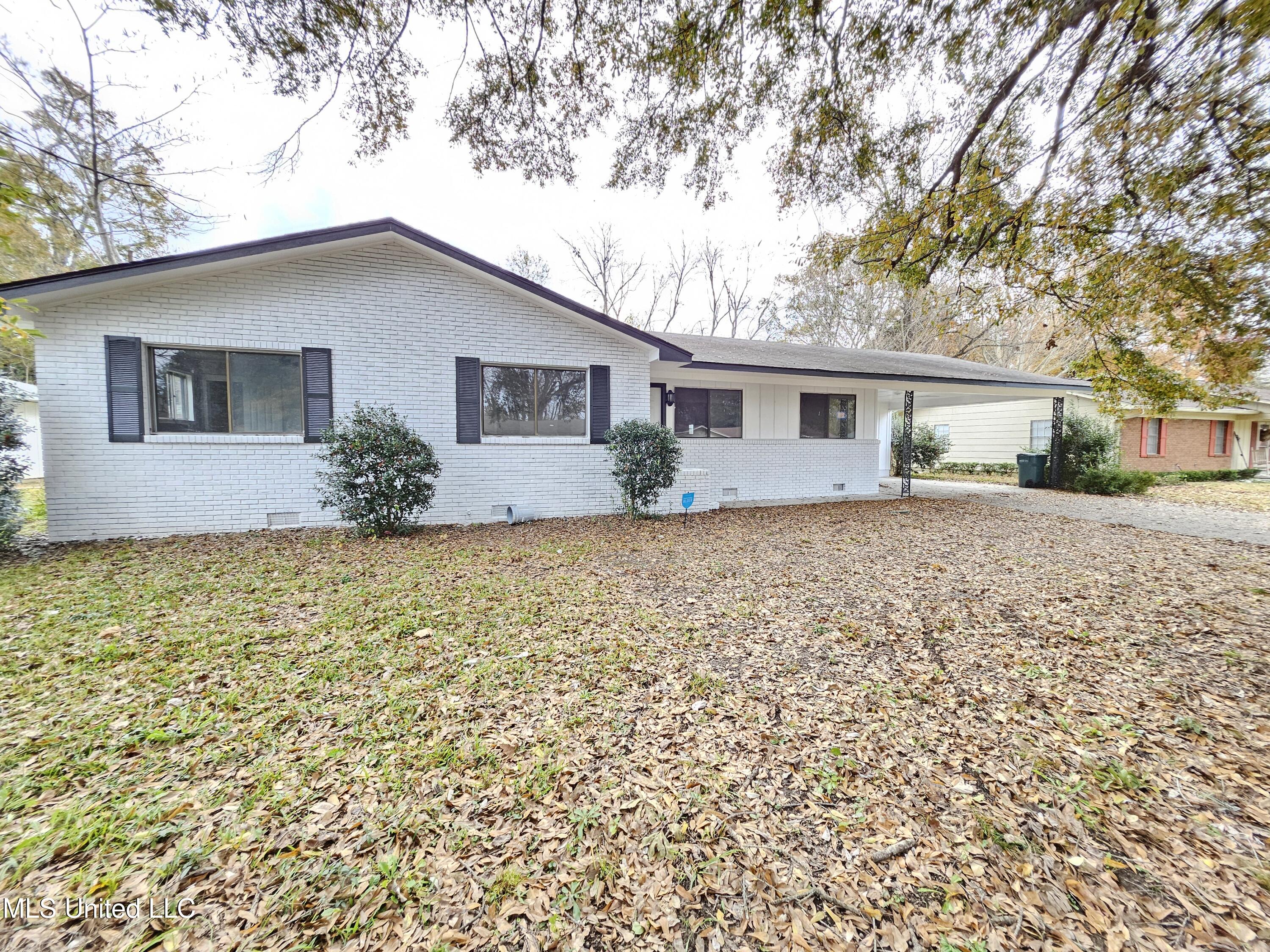 2112 Country Club Drive, Yazoo City, Mississippi image 1