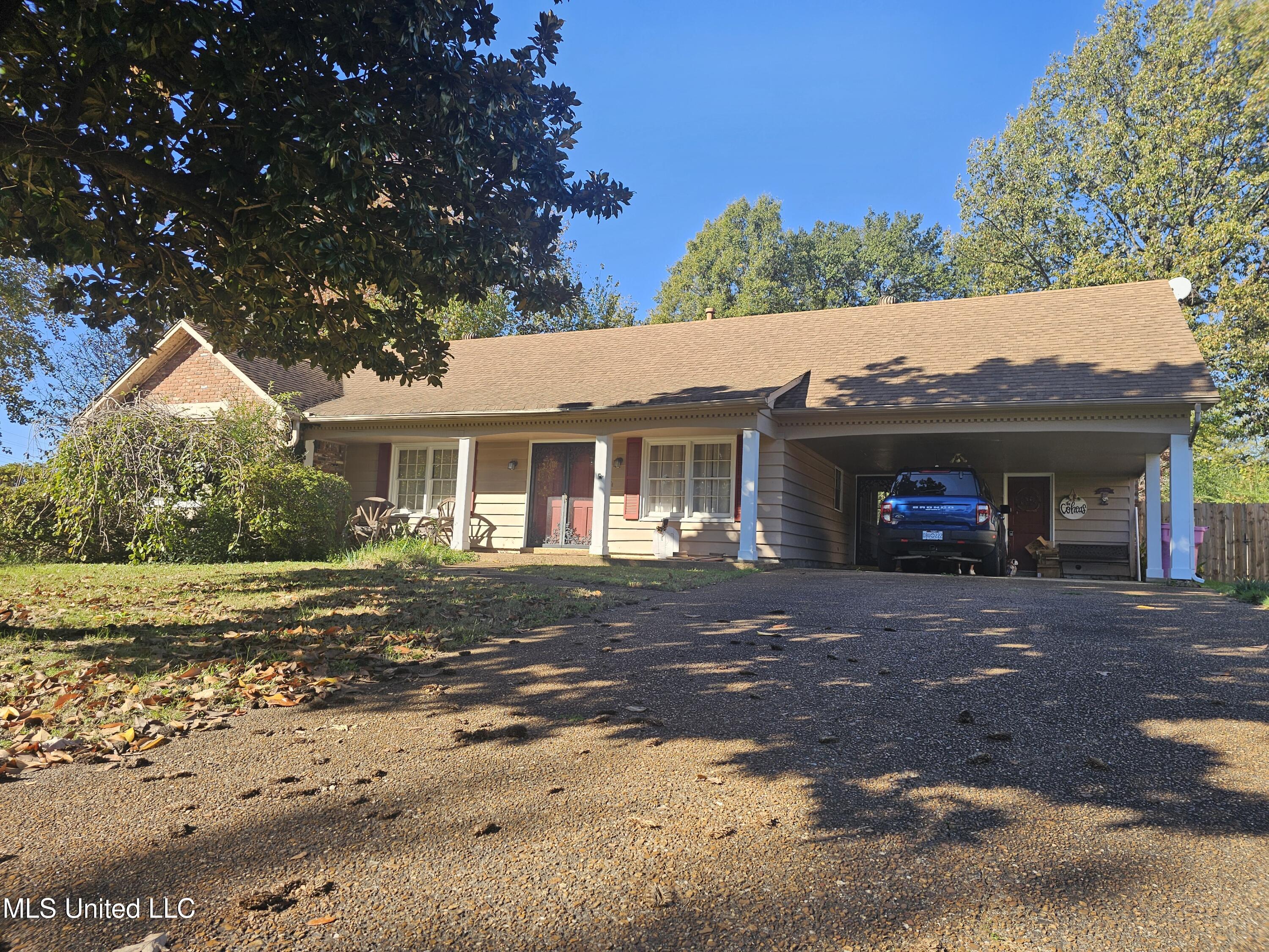 8041 Farmington Drive, Southaven, Mississippi image 2