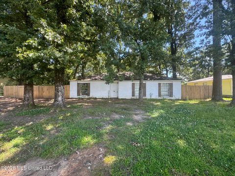Homes For Sale - 721 Mccluer Road<br/> Jackson, MS 39212