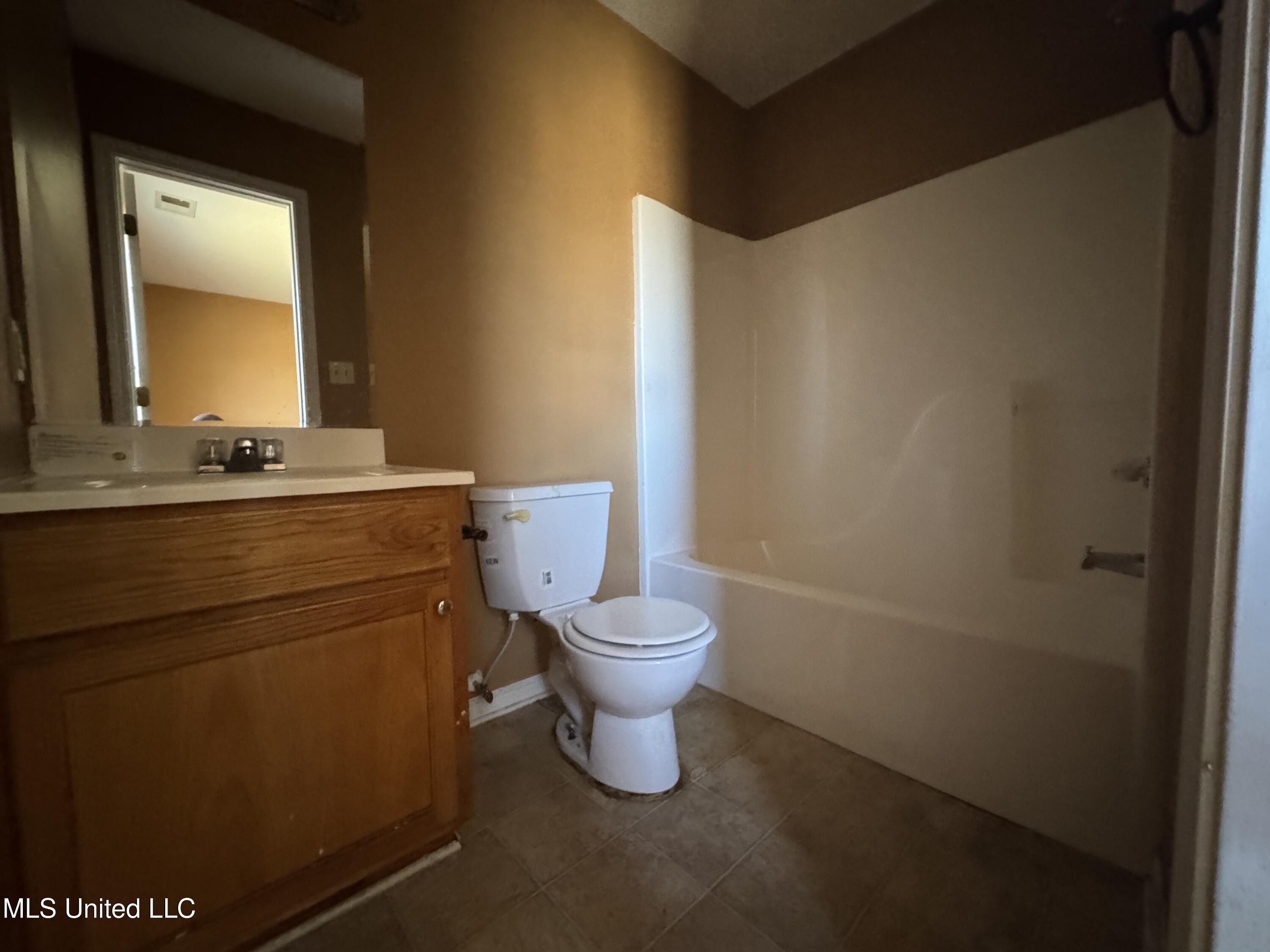 814 W Ridge Cove, Holly Springs, Mississippi image 19