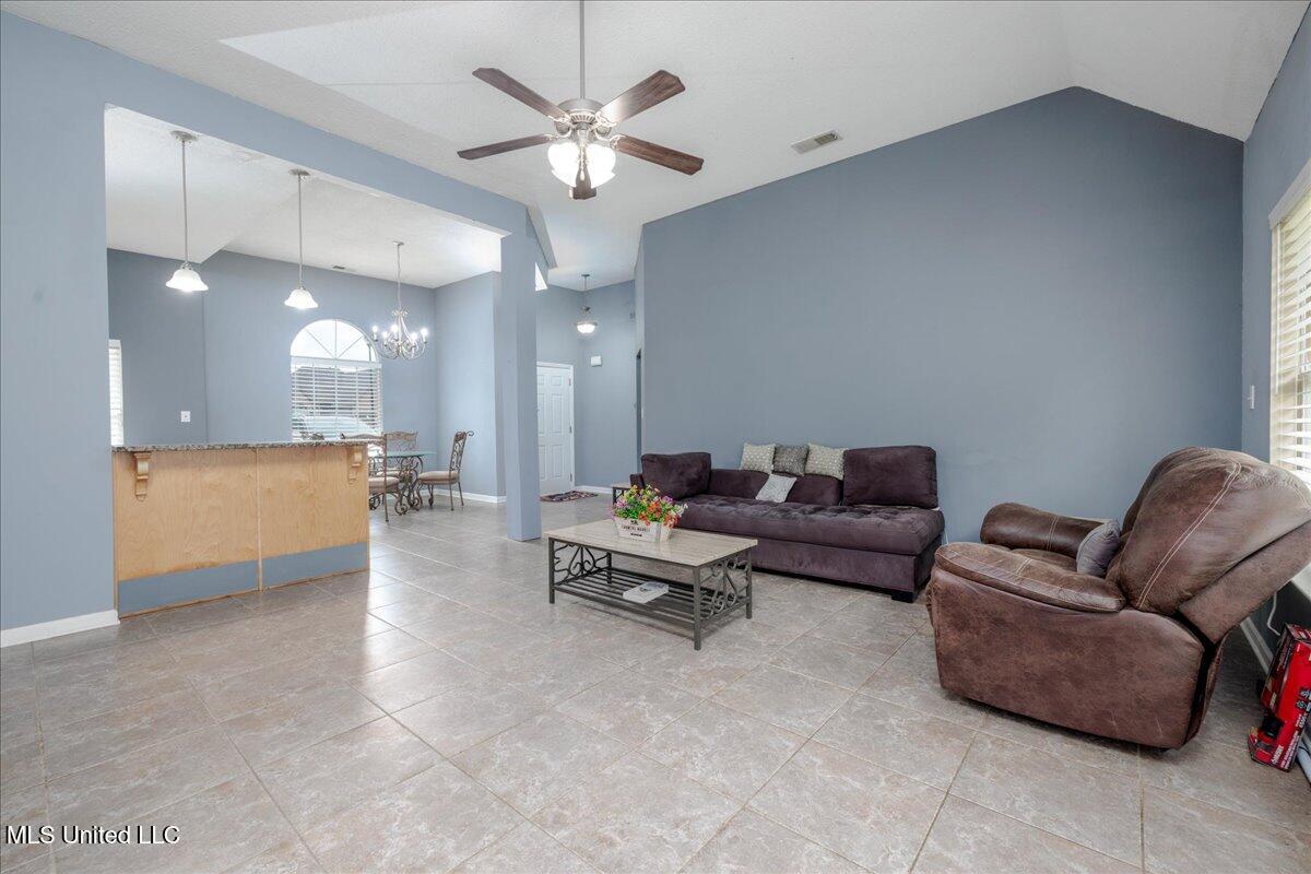 856 Keebler Drive, Southaven, Mississippi image 4