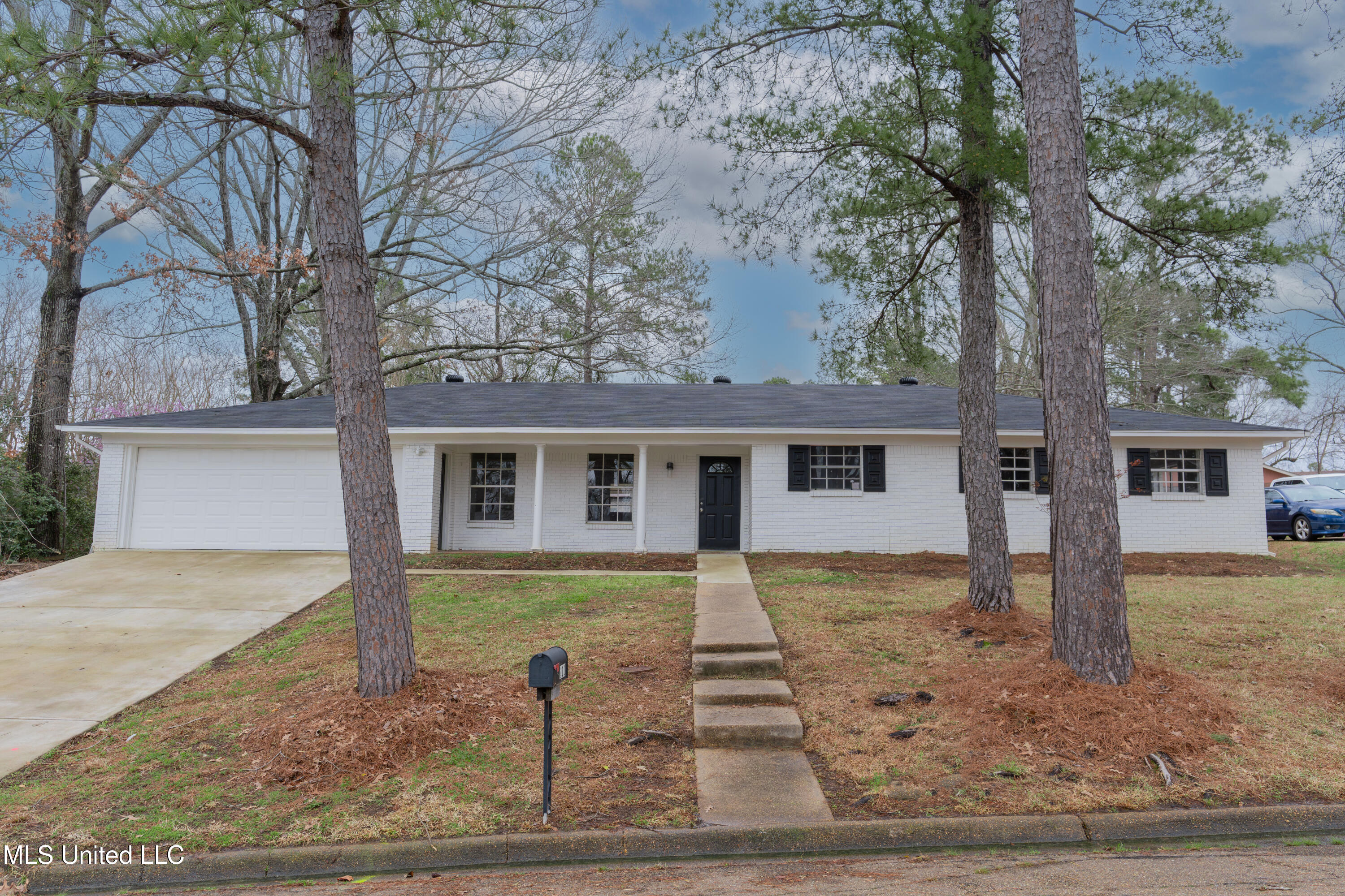 211 William Drive, Clinton, Mississippi image 1