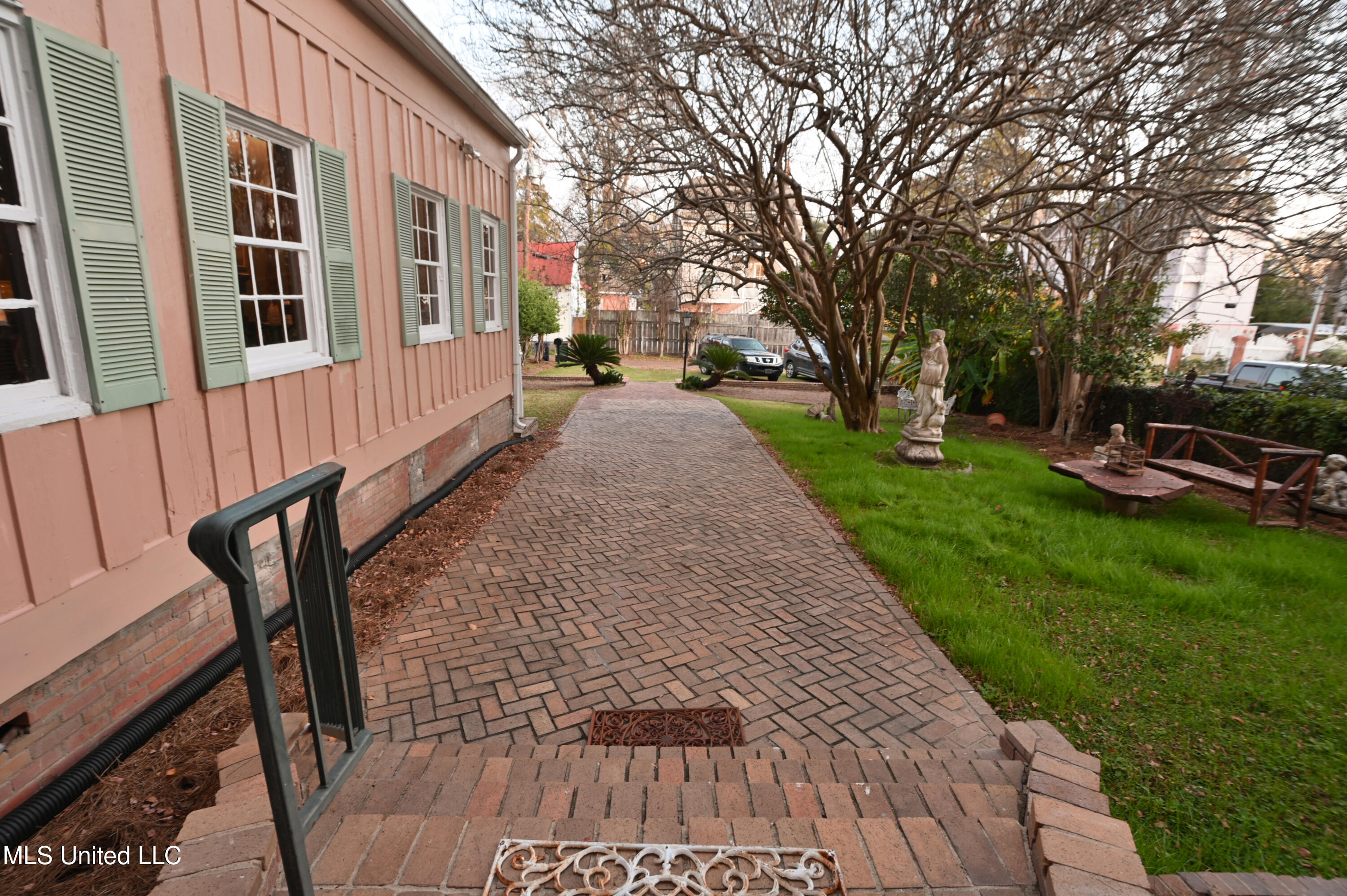 211 Clifton Avenue, Natchez, Mississippi image 35